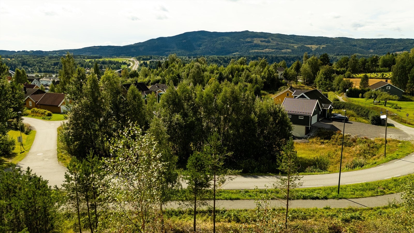 Tomten er noe skrående. Galleribilde