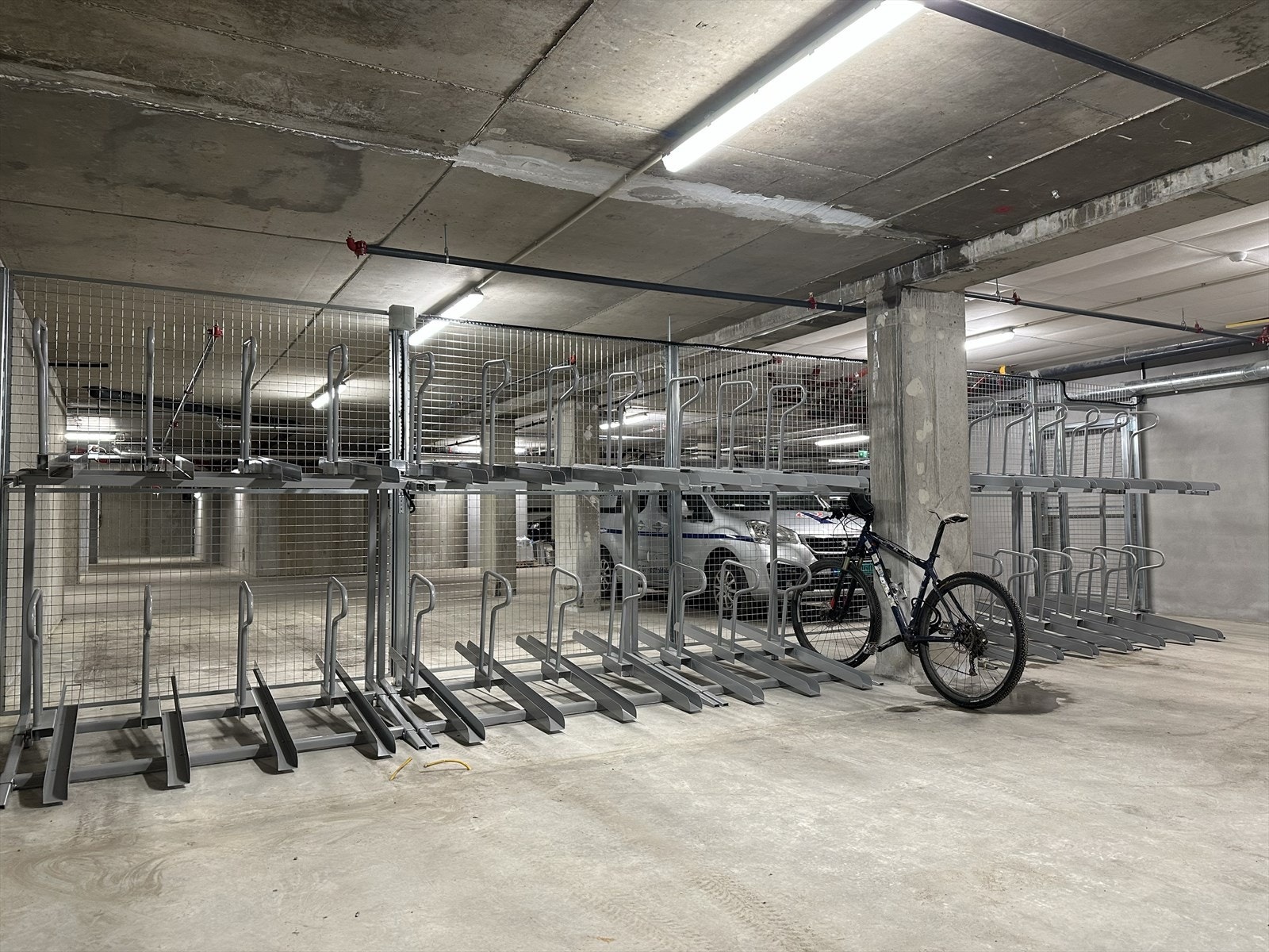 Sykkelparkering i garasjeanlegget Galleribilde