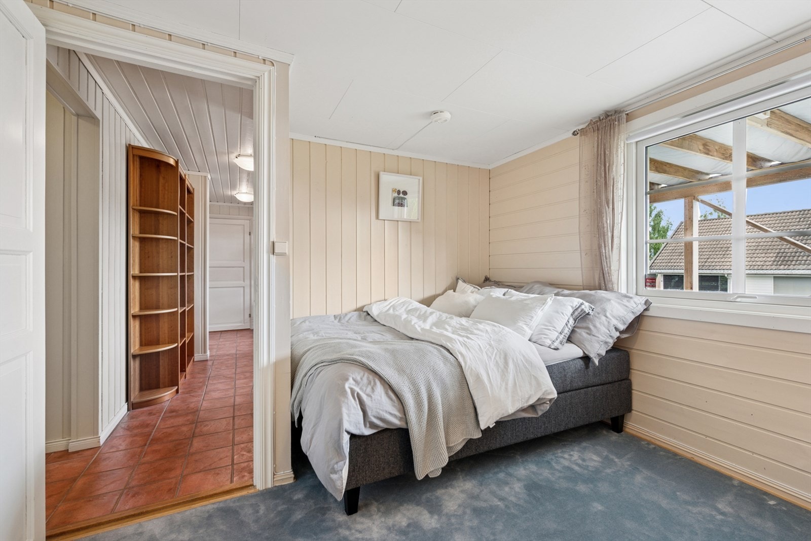 Boligen har totalt 3 gode soverom, hvor ett ligger i underetasjen. Galleribilde