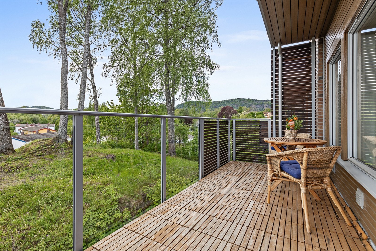 God plass til utemøbler. Galleribilde