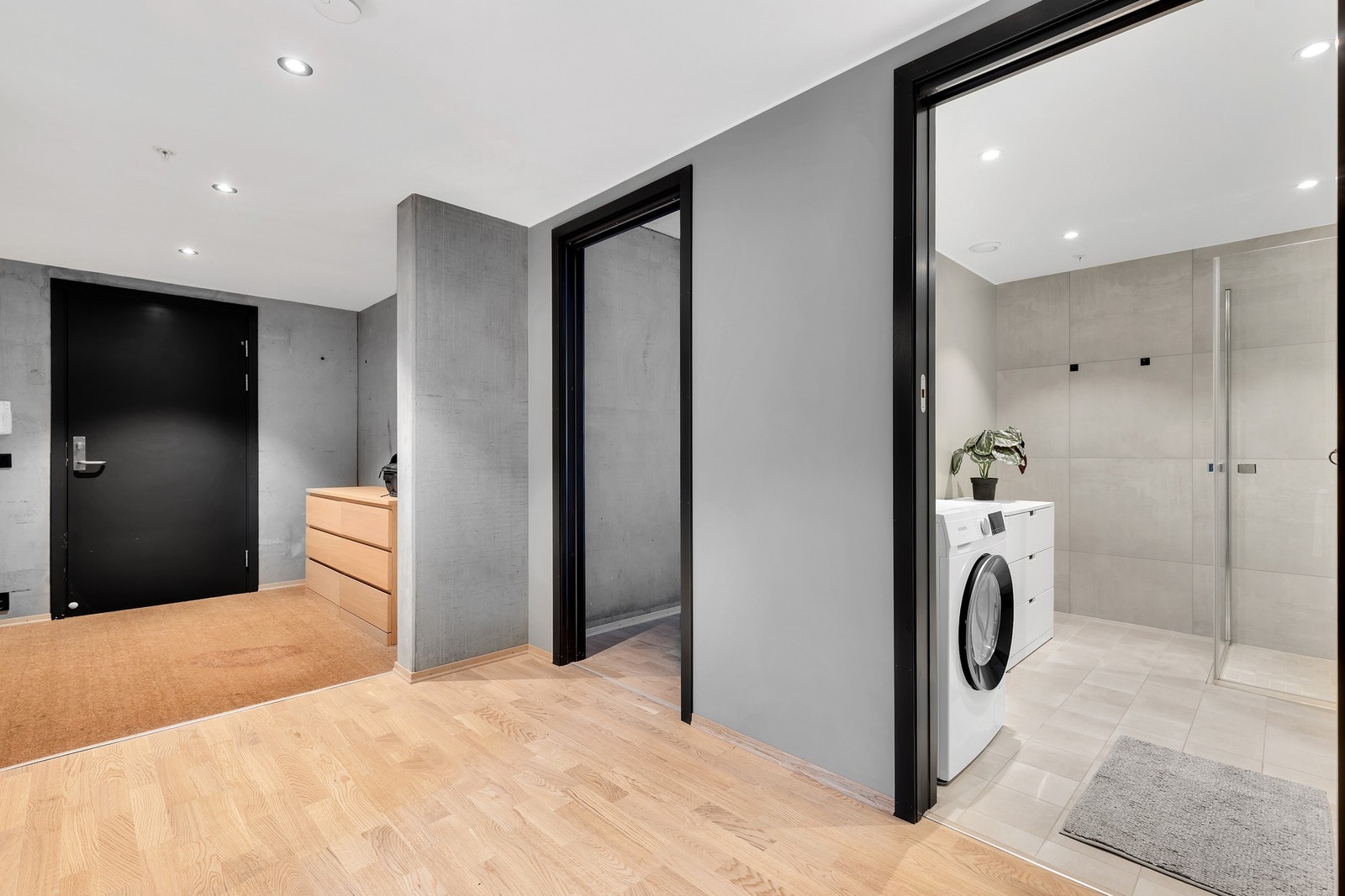 Lademoen er et meget attraktivt område med sin umiddelbare nærhet til "alt" du trenger i hverdagen. Her bor du med bussholdeplasser, treningssenter, kjøpesentre og dagligvarebutikker i umiddelbar nærhet. Galleribilde