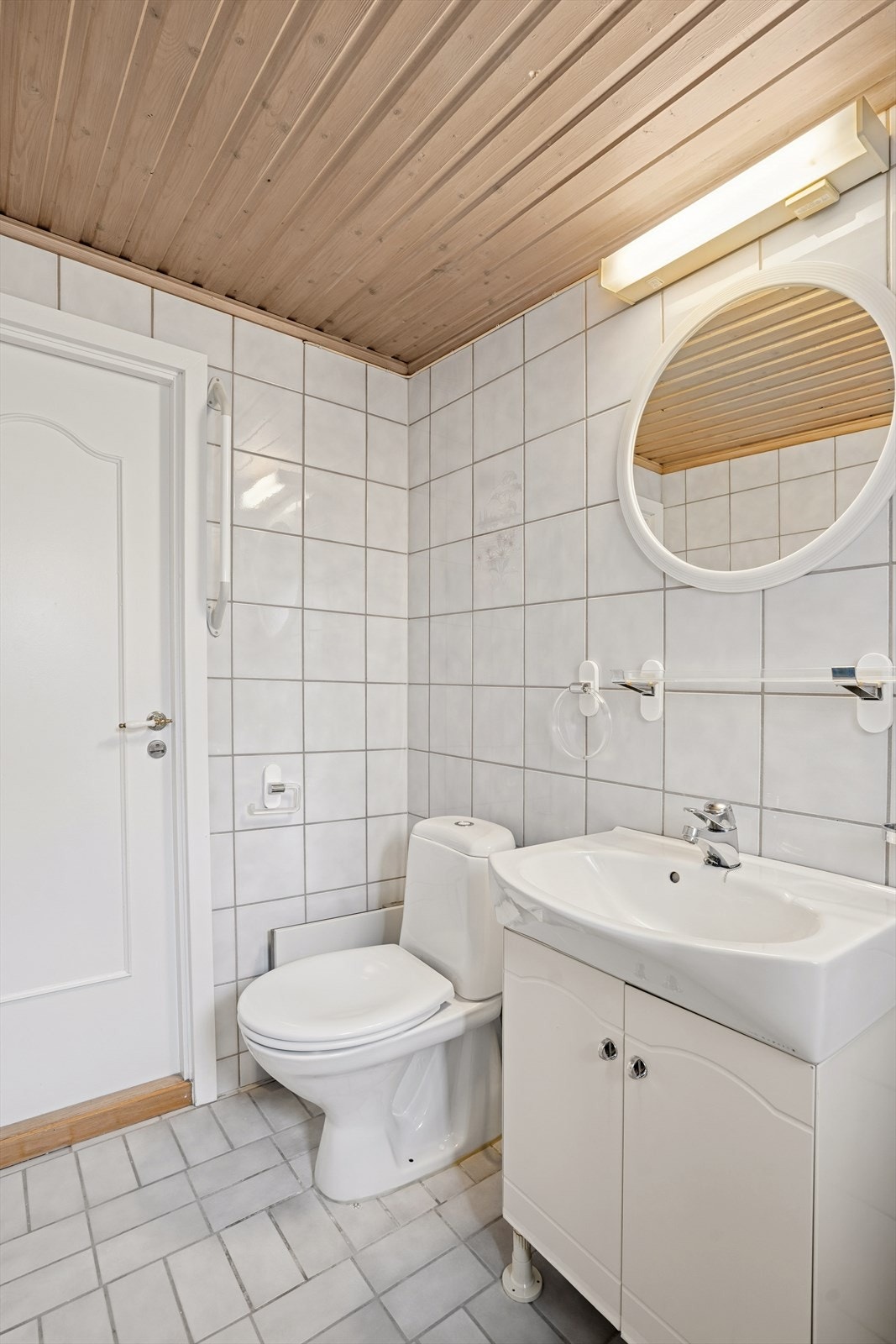 Badet ligger praktisk plassert i 2. etasje, i nærheten av soverommene. Galleribilde