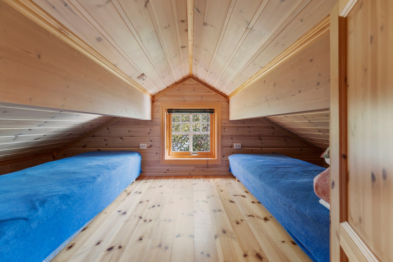 På hemsen er det også tillaget soverom. Galleribilde