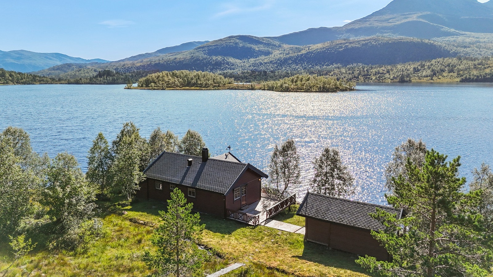 Om vinteren passerer langrennsløypene rundt Nysætervatnet like ved hytta. Galleribilde