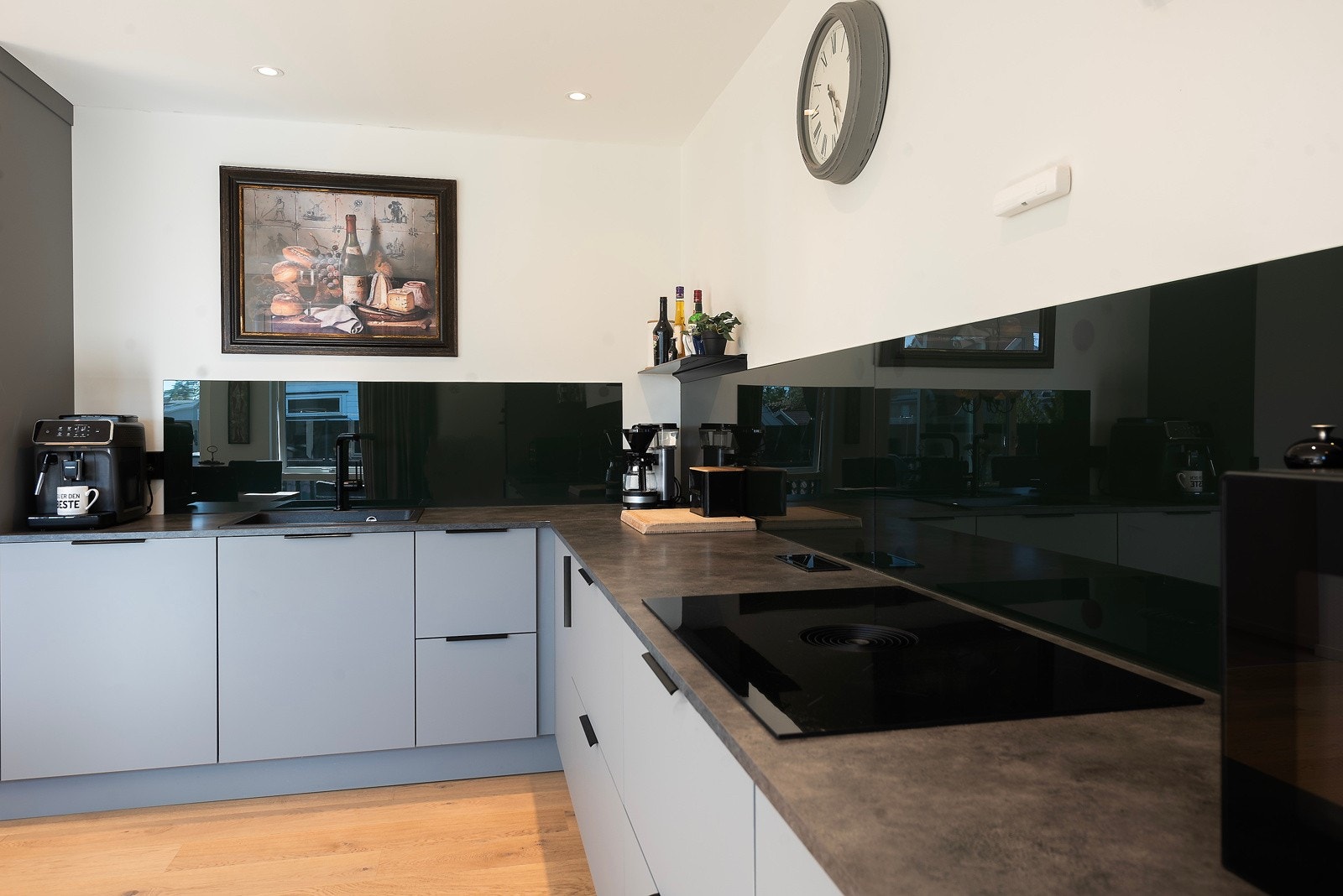 Detalj kjøkken, alt integrert, UBRUKT oppvaskmaskin Galleribilde