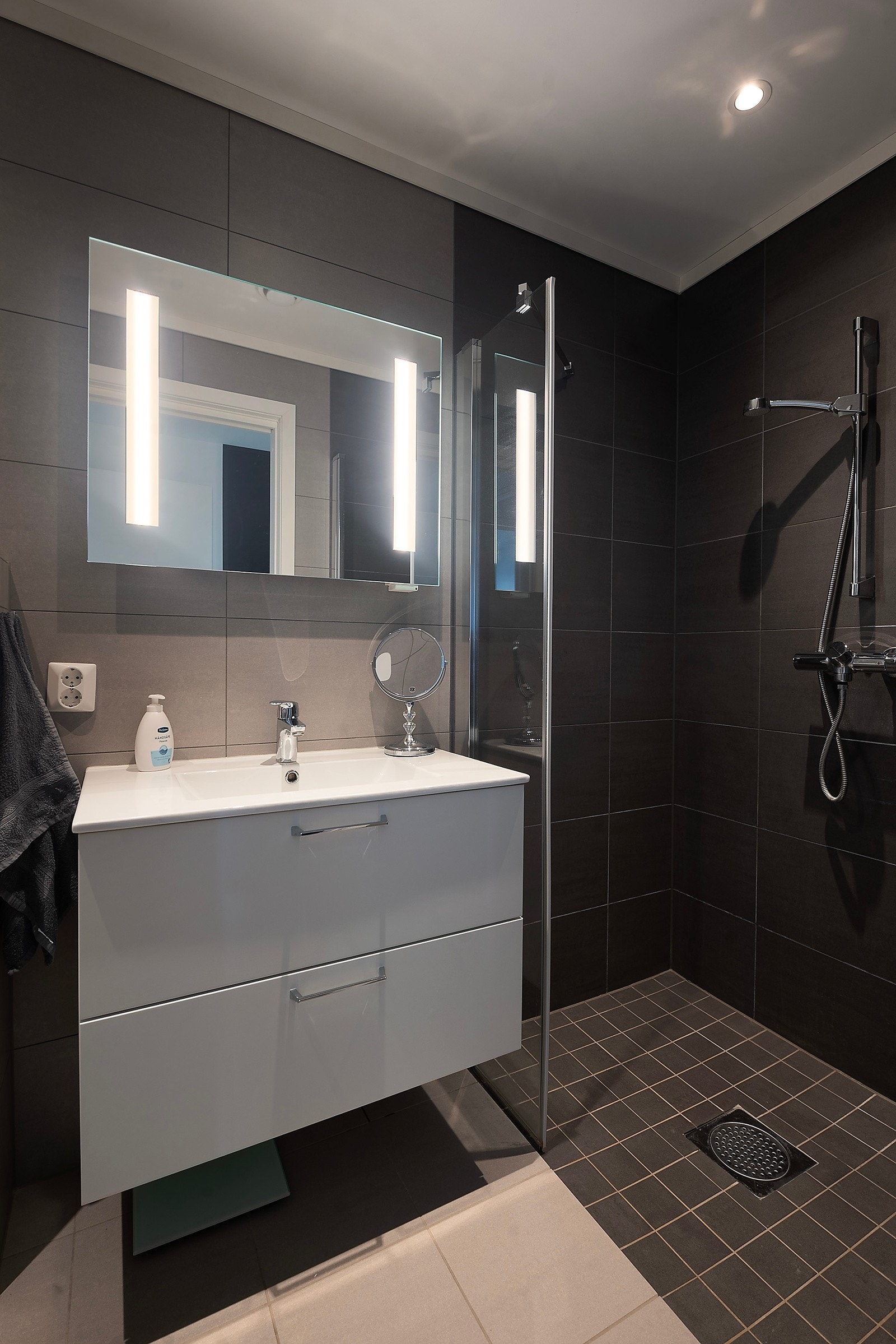 Dusj på bad nr 2 Galleribilde