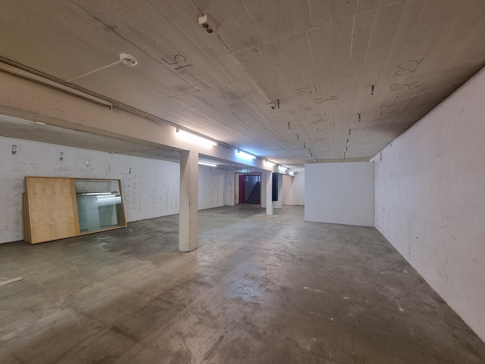 Romslig lager i kjeller Galleribilde