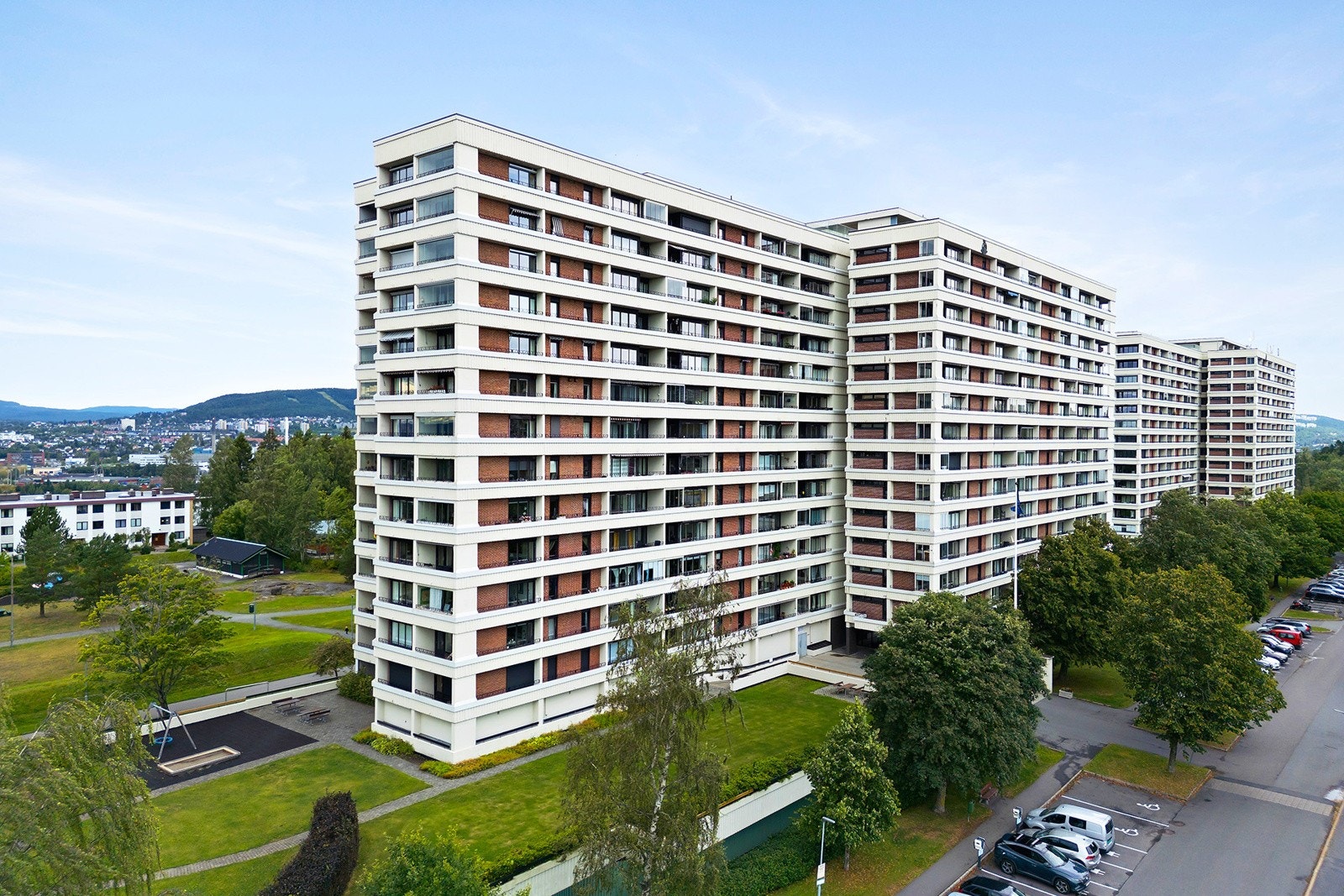 Leiligheten ligger i et veletablert borettslag sentralt på Tveita. Galleribilde