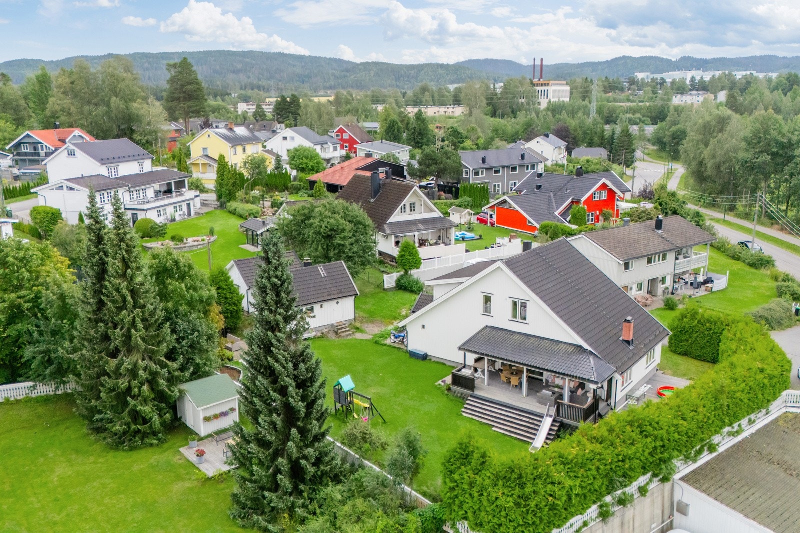 Oversiktsbilde av eiendommen. Galleribilde