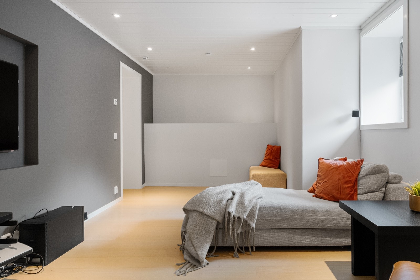 Benyttes som en TV-stue med egen inngang. Se punktet ferdigattest. Galleribilde