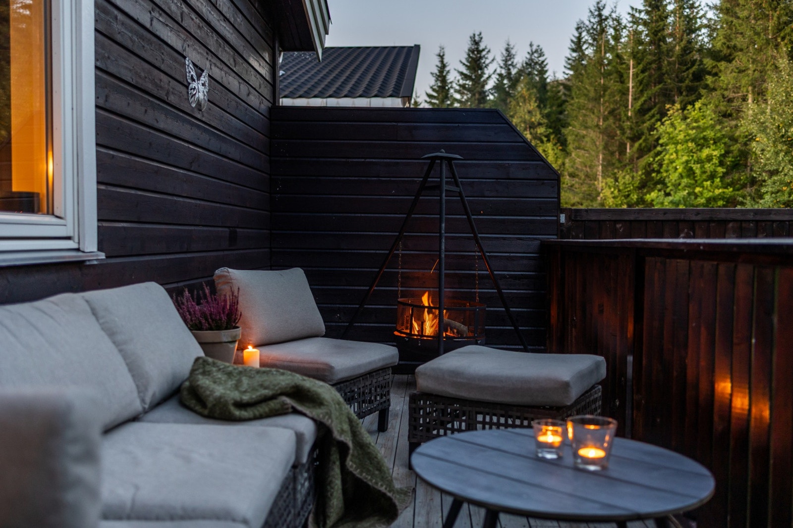 Fra kjøkkenet har du utgang til en flott terrasse med videre utgang til hage Galleribilde