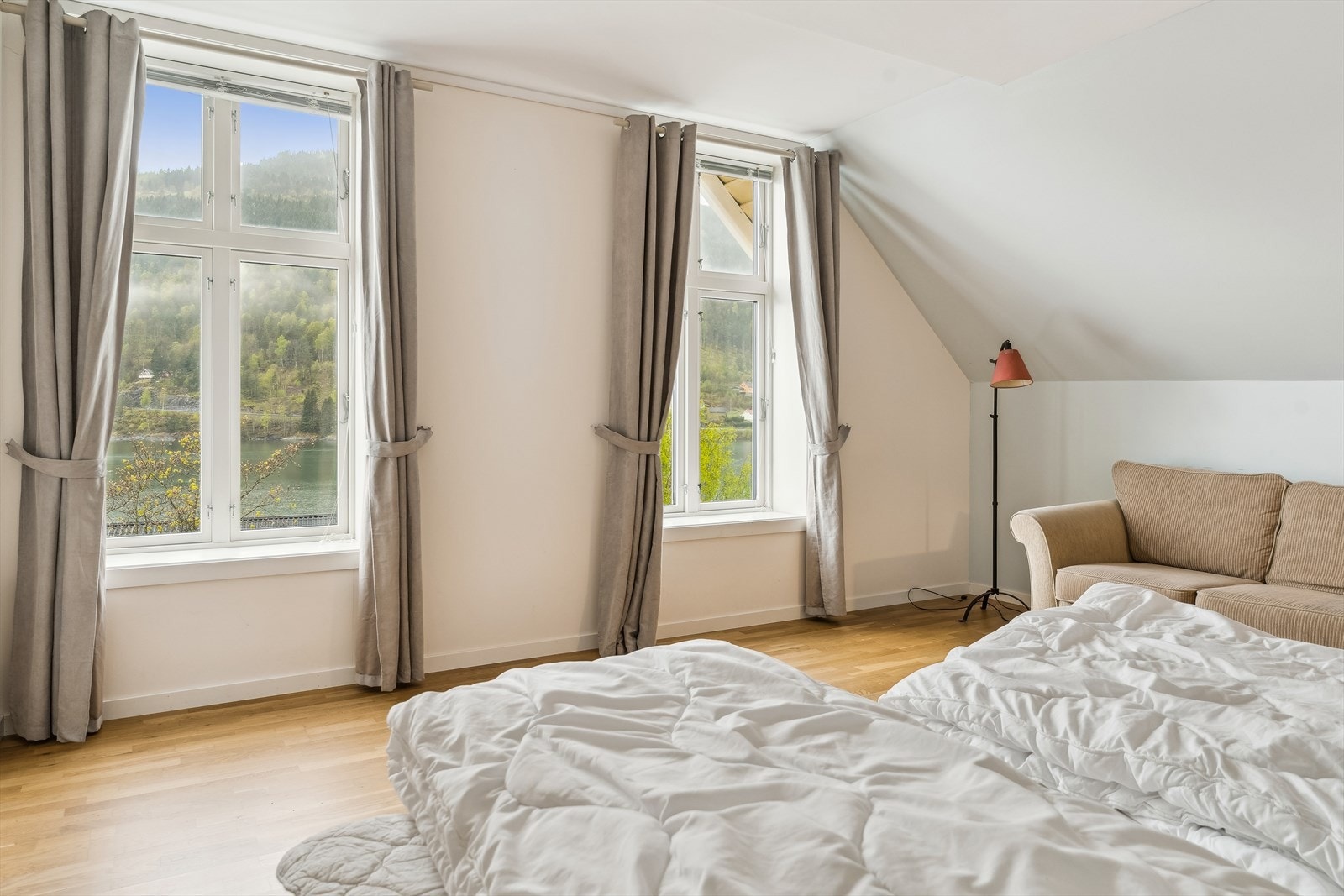 Soverom I Galleribilde