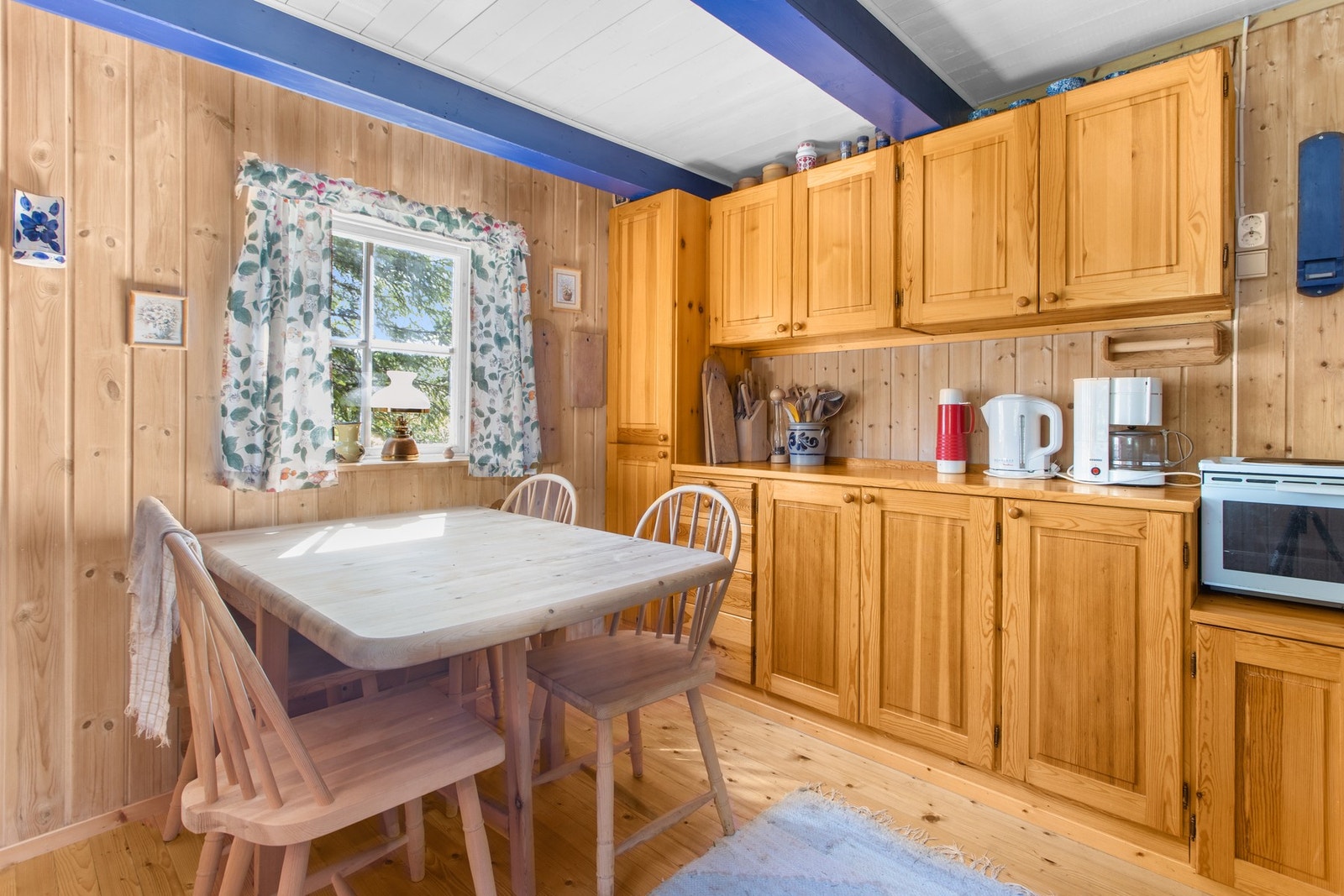 Hyggelig spisekrok på kjøkkenet Galleribilde