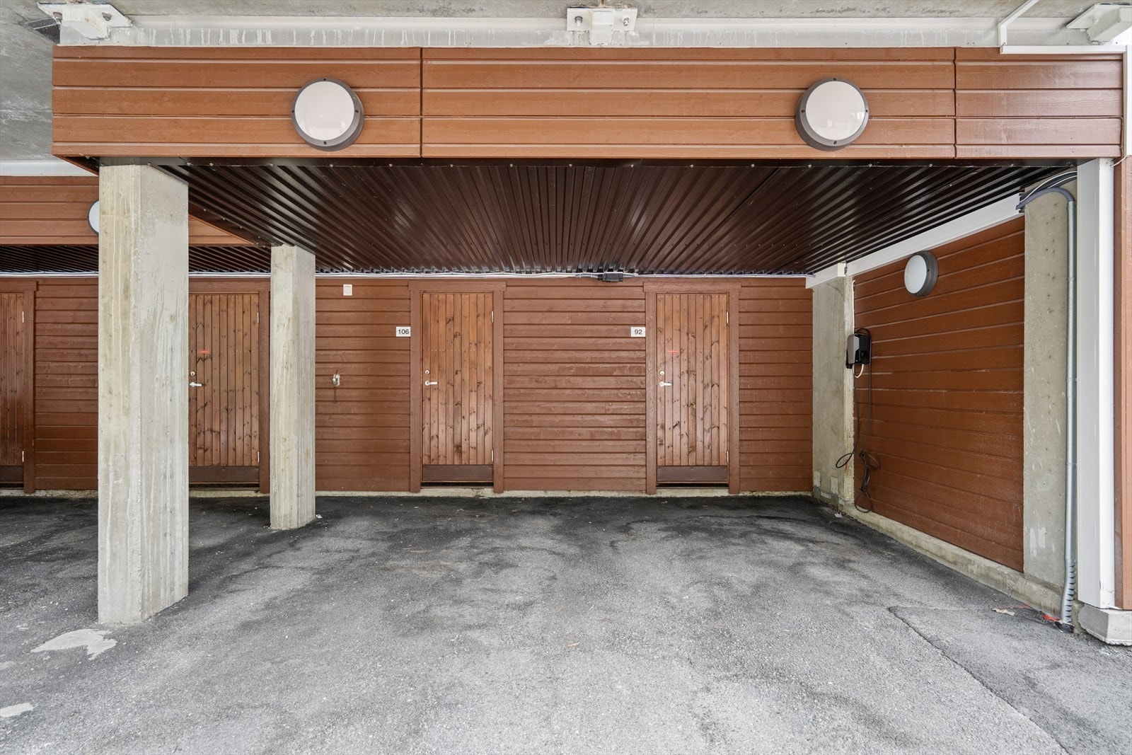 Leiligheten har tilhørende carport og bod i fellesanlegg. Galleribilde