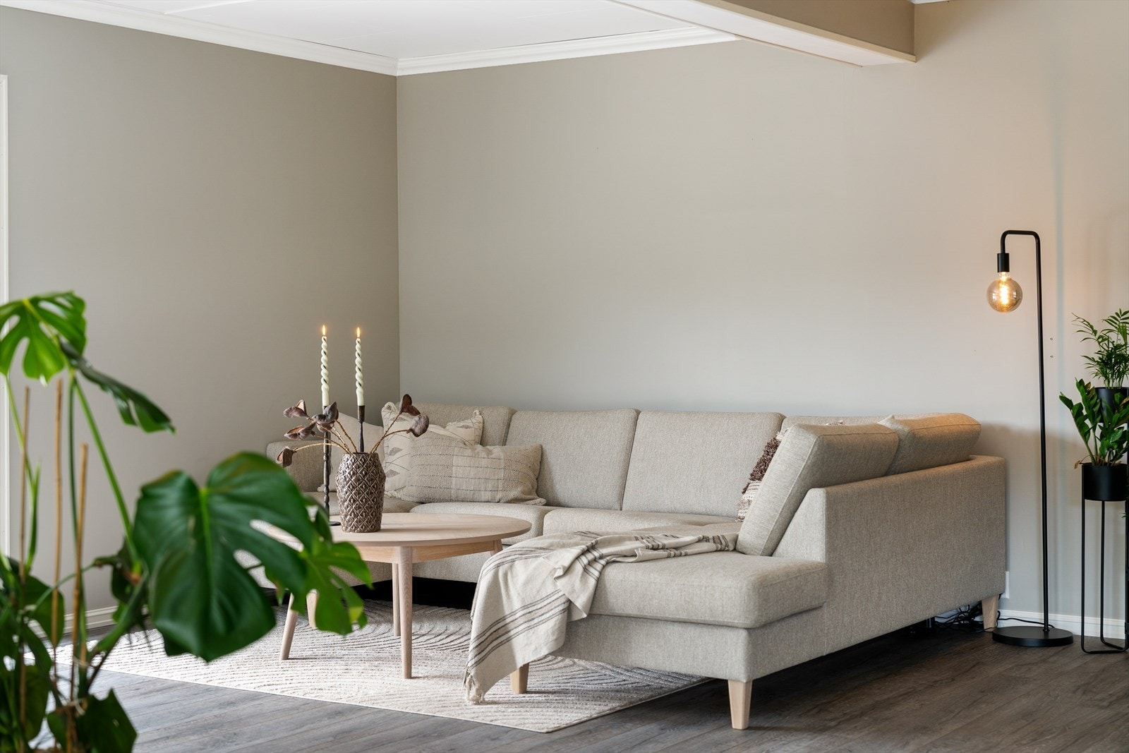 Det er en praktisk utforming, noe som gir stor fleksibilitet og frihet med tanke møblering i ulike soner. Galleribilde