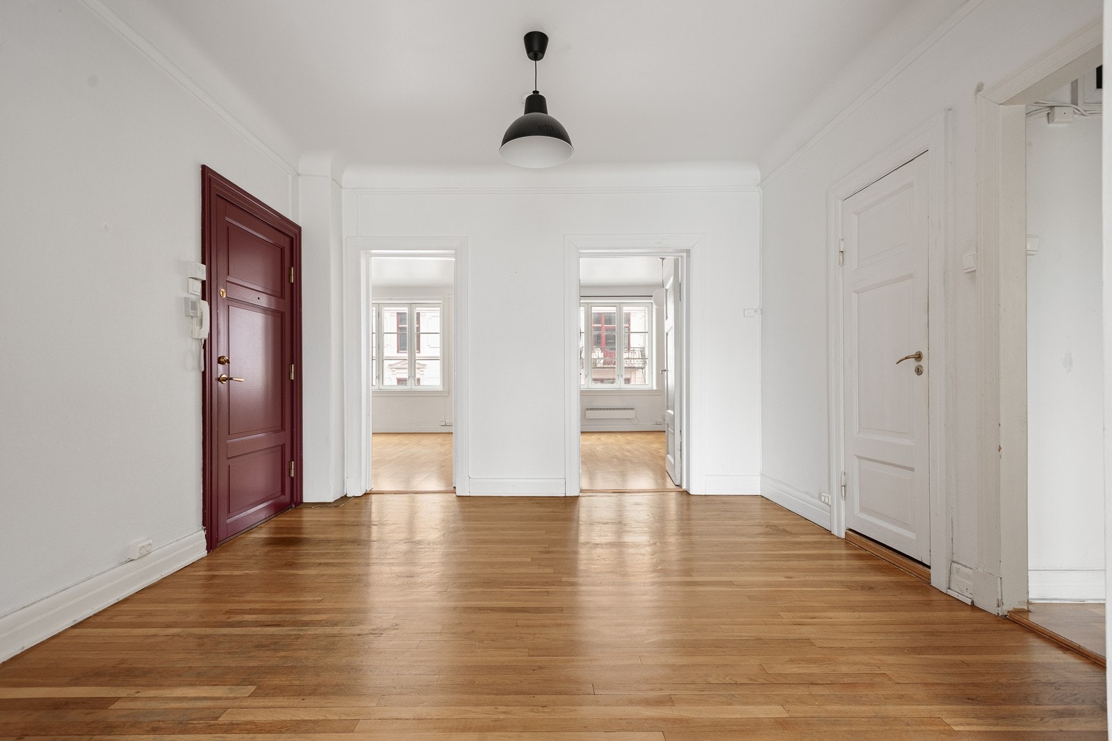 Leiligheten er lys og gjennomgående Galleribilde