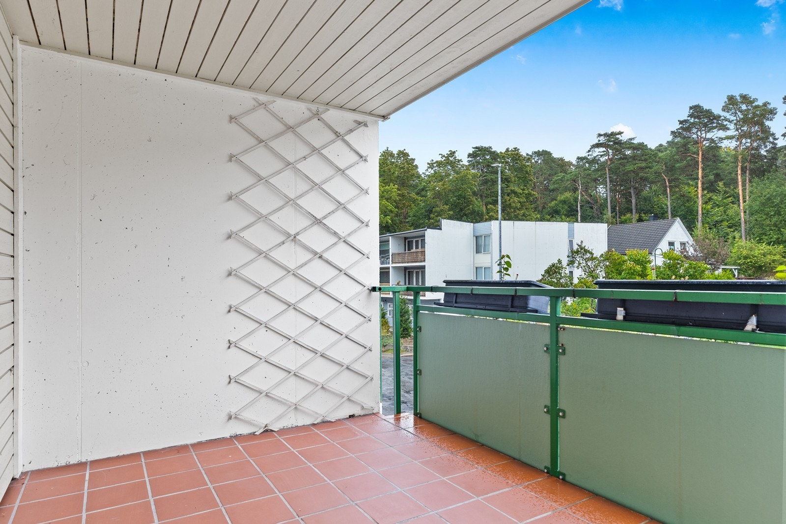 På balkongen er det plass til mindre sittegruppe. Galleribilde