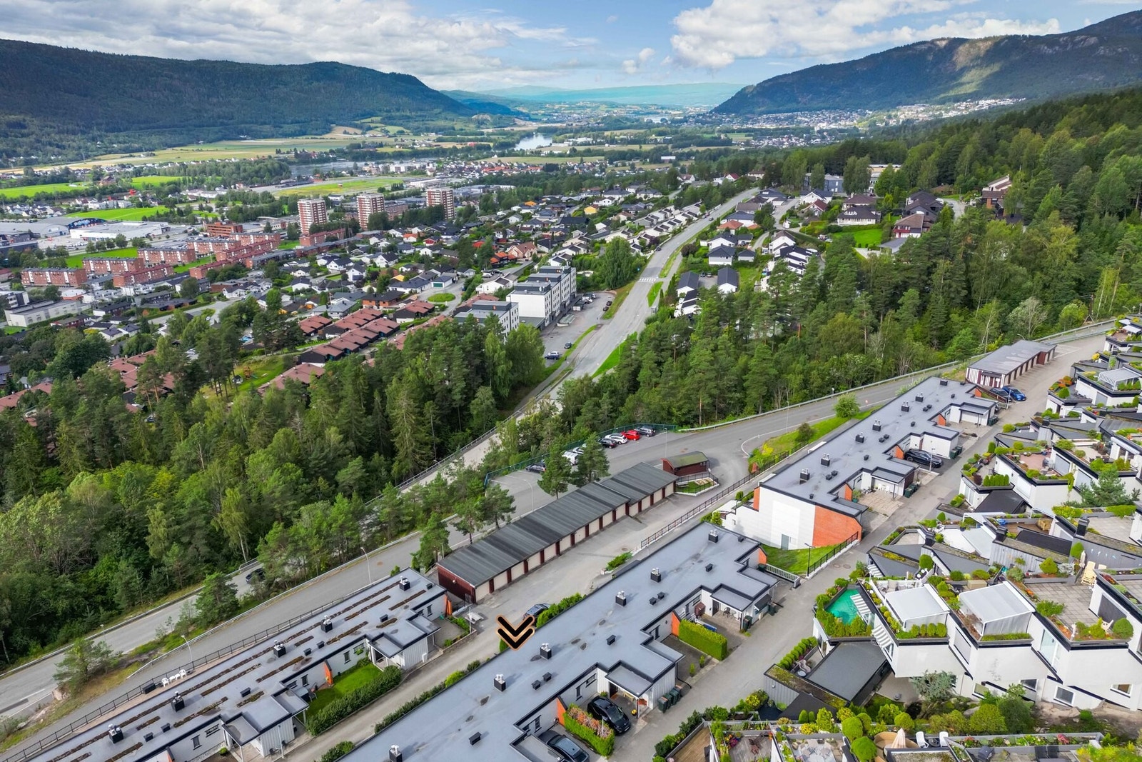 Leiligheten ligger kun et steinkast fra drammen skisenter, Aronsløkka barneskole og barnehage. Galleribilde