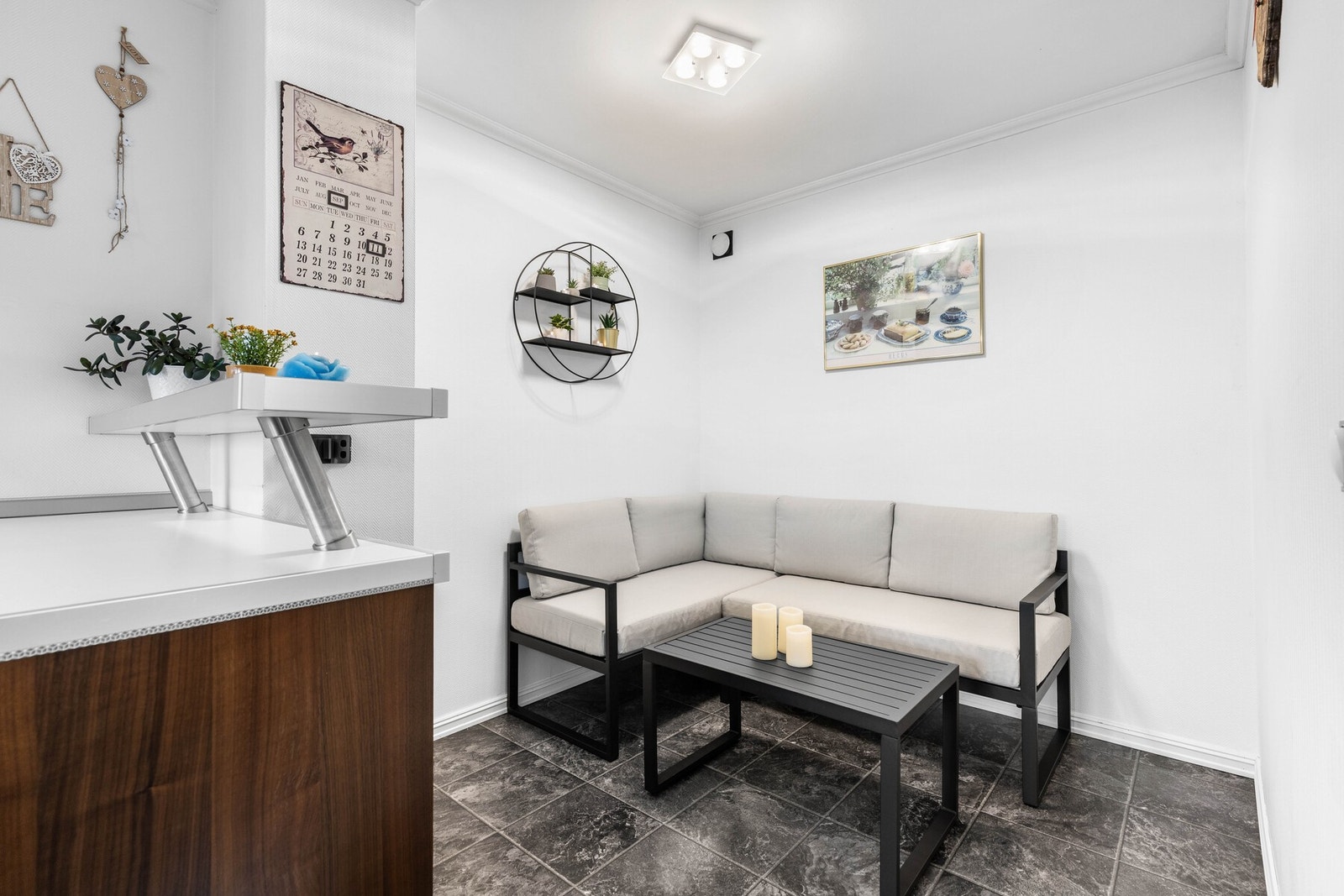 Ytterligere er det plass til sitte gruppe på kjøkkenet. Galleribilde