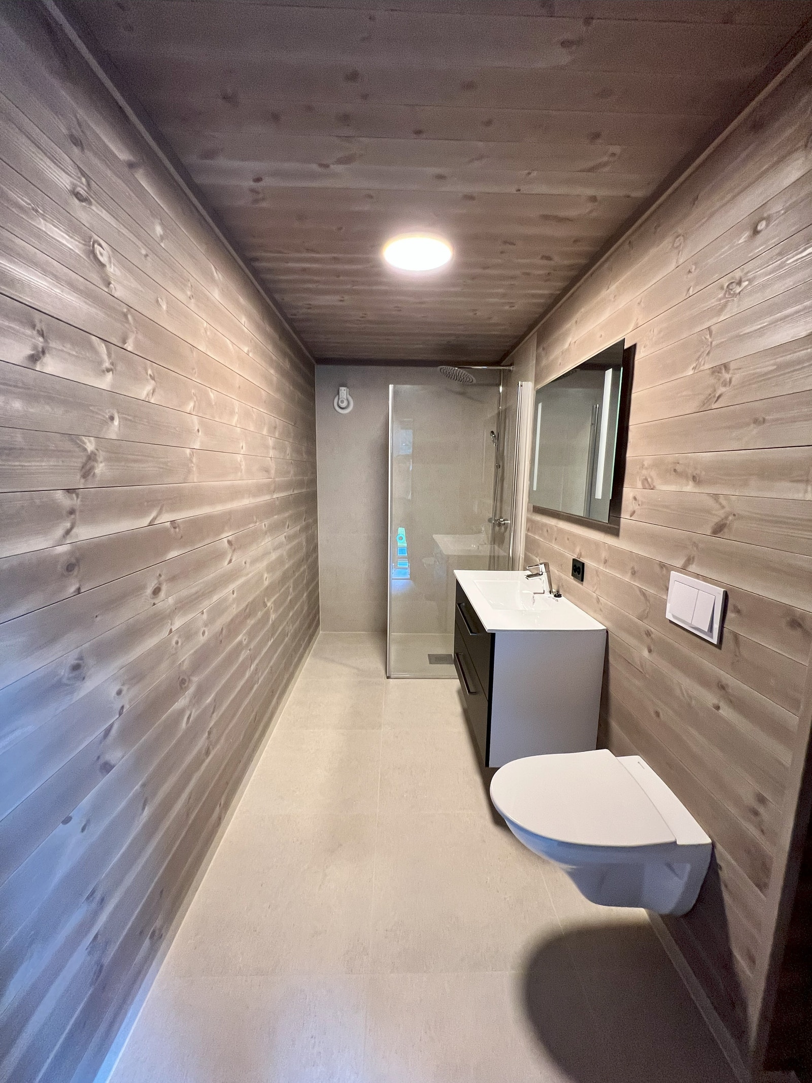 Interiørbilder i fra tilsvarende hytte oppført i et annet hyttefelt
BAD Galleribilde