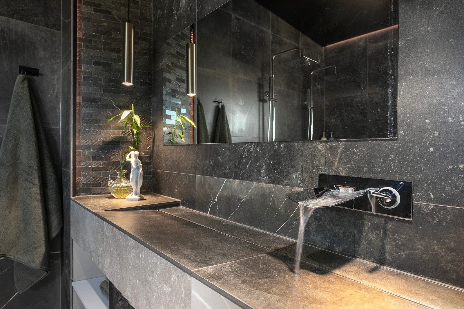 Badet har unike og fine detaljer som gir et elegant og personlig preg Galleribilde