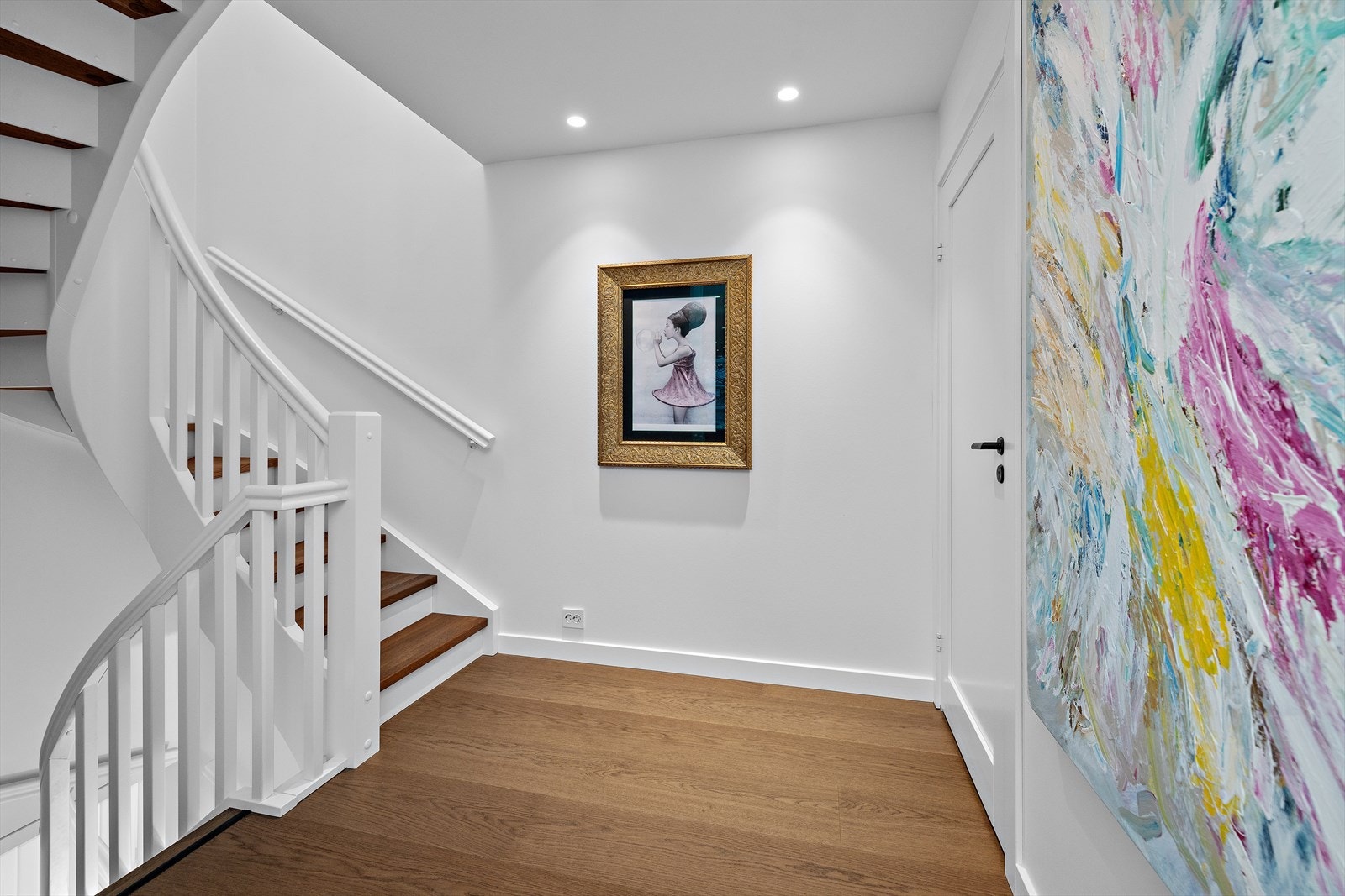 I gangen er gjestetoalettet plassert. Galleribilde