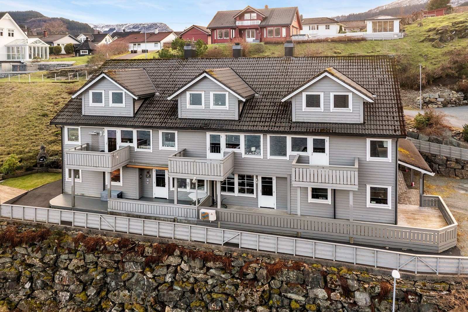 Eit roleg og flott sameige med kort avstand til sentrum Galleribilde