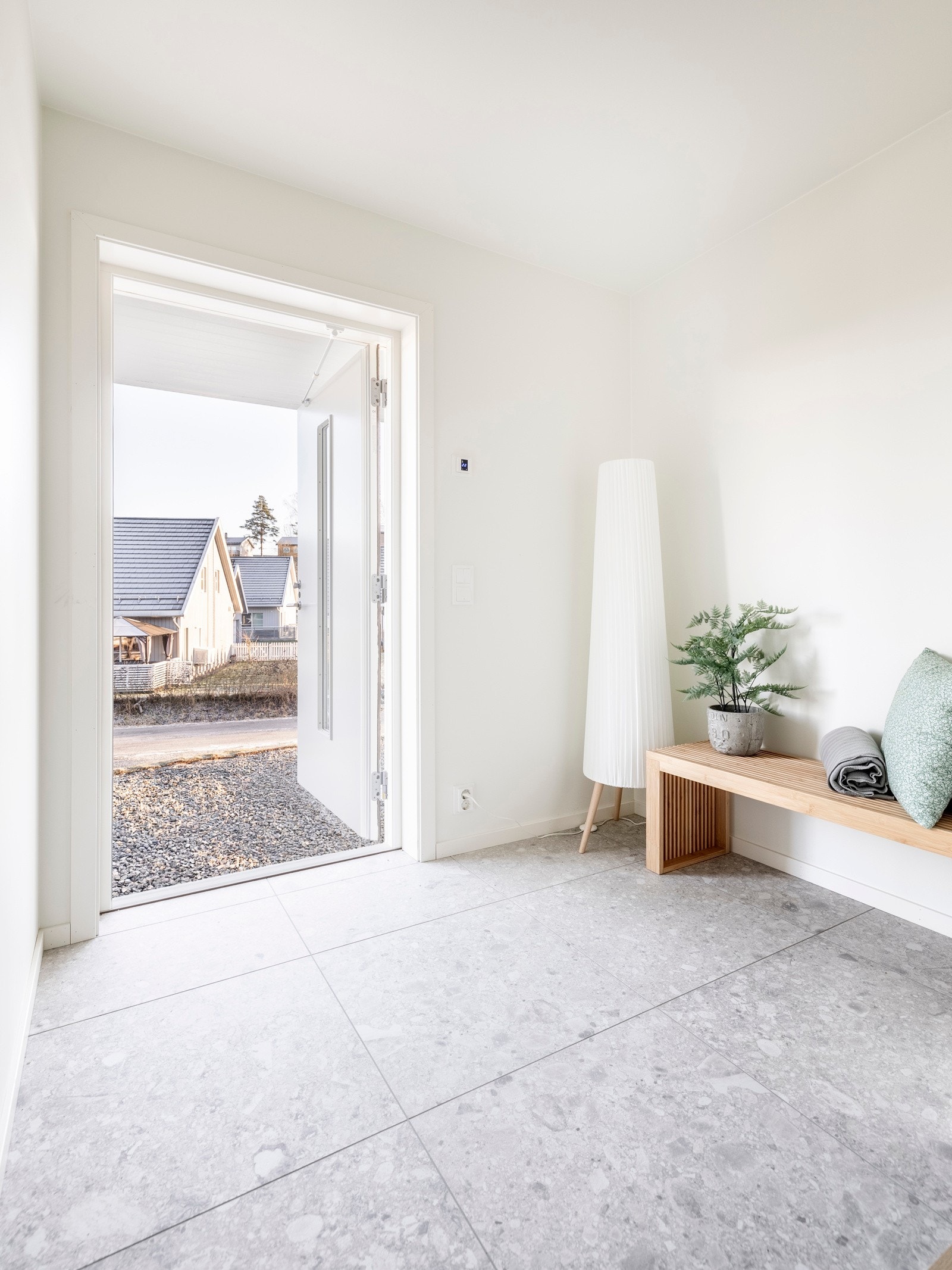 Allerede ved inngangspartiet blir du møtt av et stilfullt og gjennomført interiør som skaper et imponerende førsteinntrykk. Galleribilde