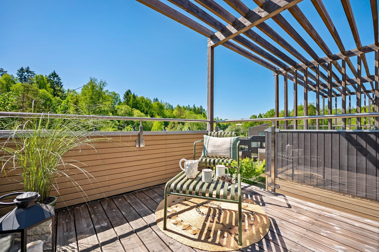 Idyllisk balkong med mange innredningsmuligheter. Galleribilde