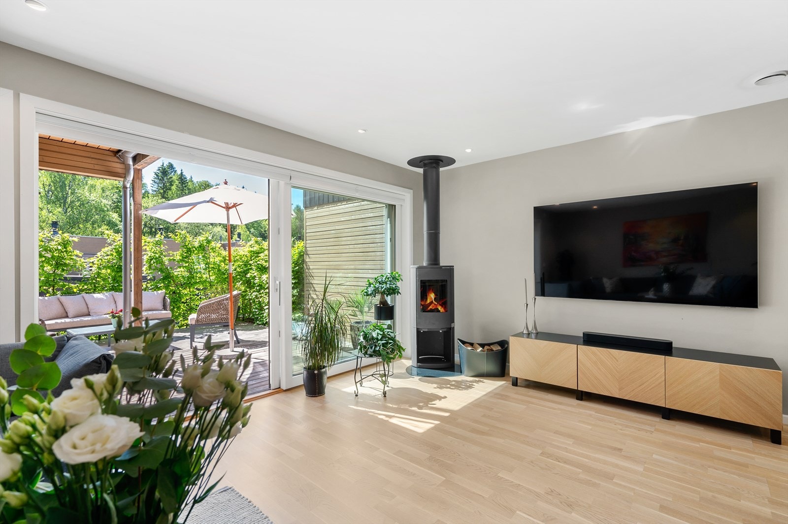 Peisen skaper en hyggelig atmosfære på kalde vinterdager. Galleribilde