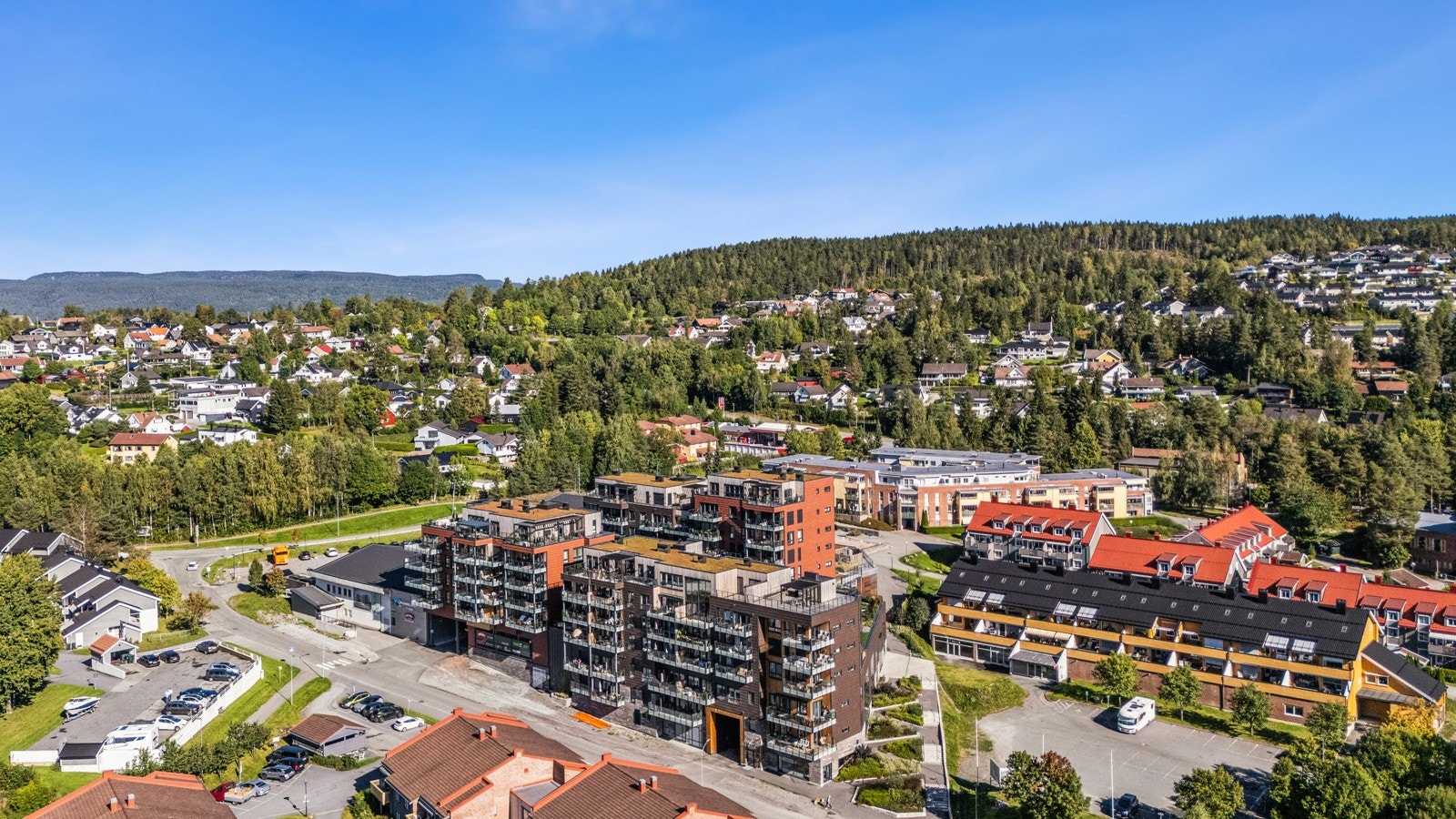 Dronefoto over Konnerud Senter Panorama! Galleribilde