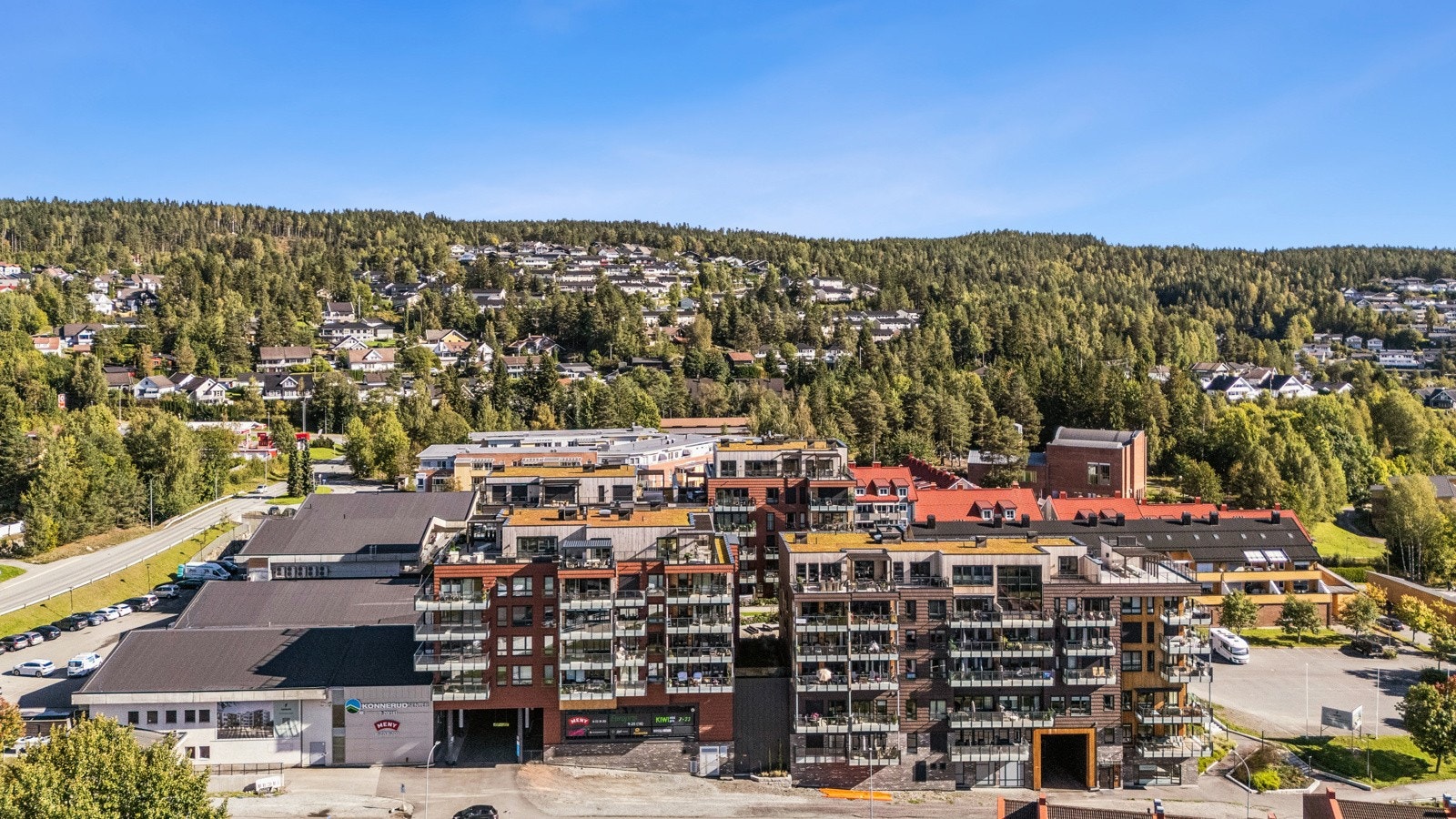 Dronefoto over Konnerud Senter Panorama! Galleribilde
