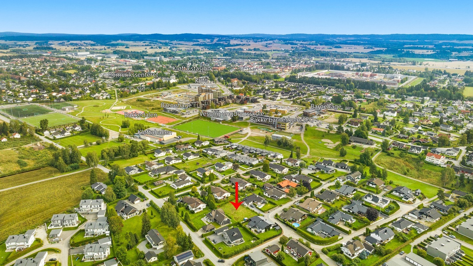 Det er umiddelbar nærhet til skoler og barnehager. Galleribilde