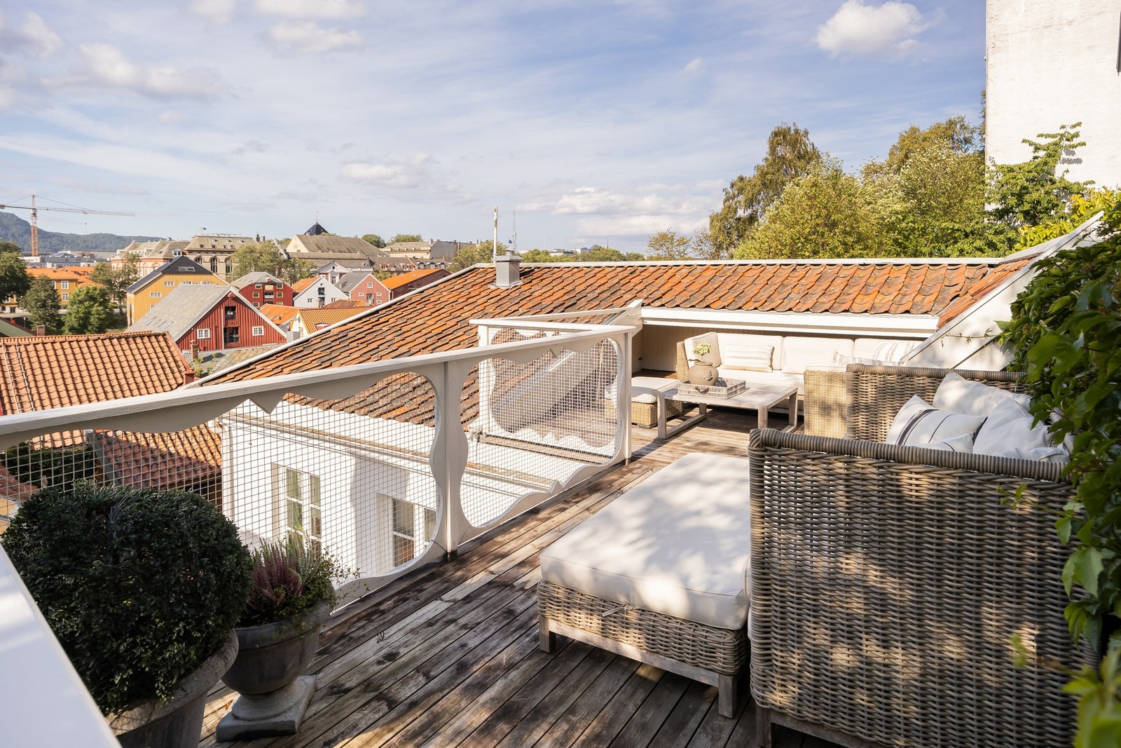 Herfra har man nydelig utsikt mot Nidarosdomen og sentrum av byen.