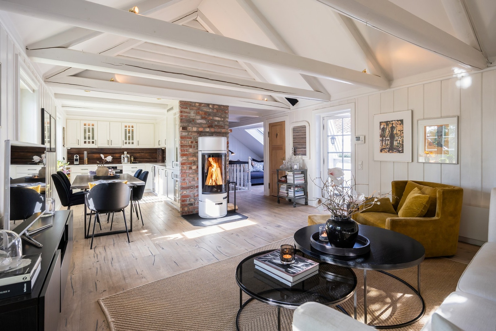 Forgården ble revet helt ned i 1996 og bygd opp på nytt fra ny grunnmur.