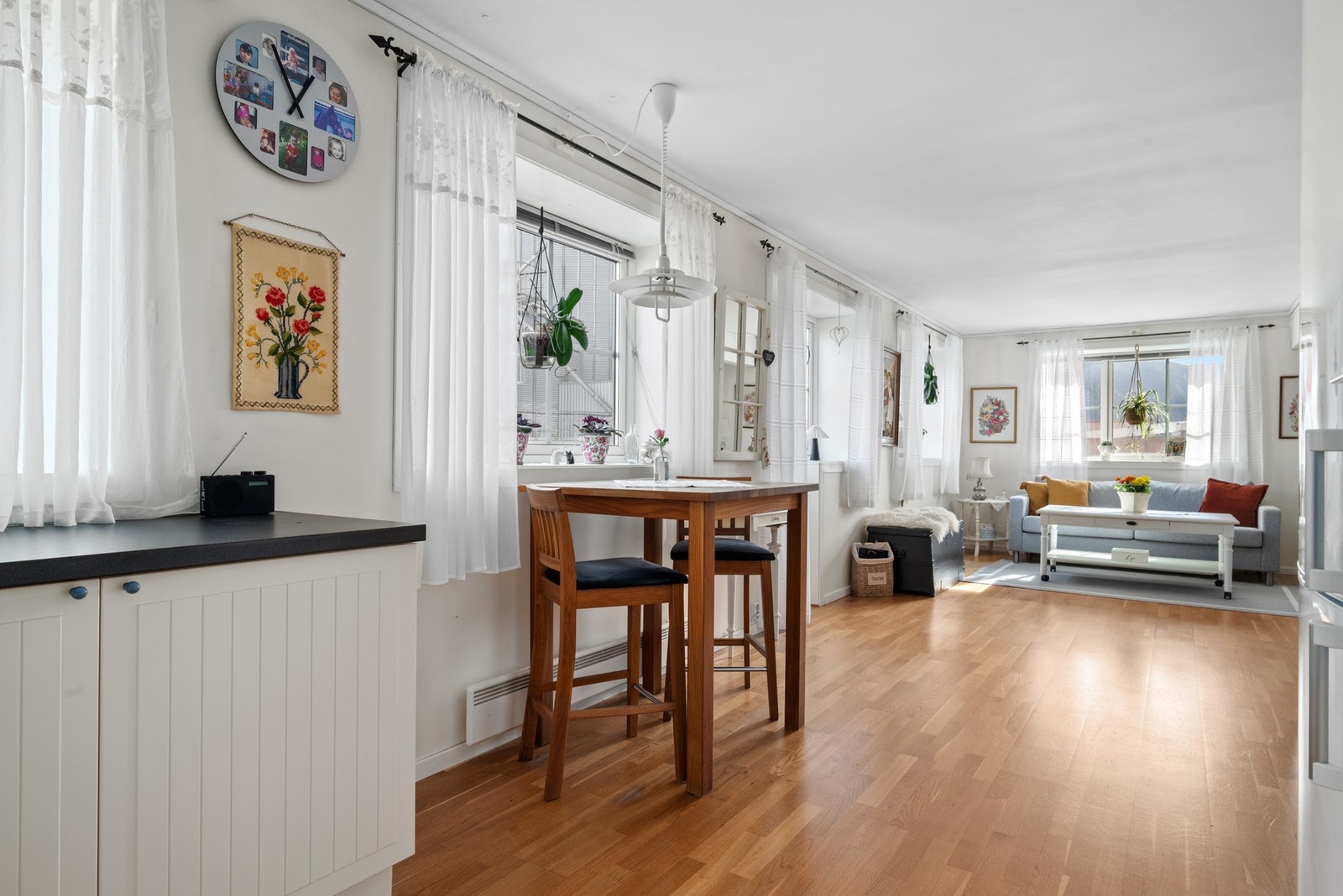 Fra stua er det også utgang til balkong. Galleribilde