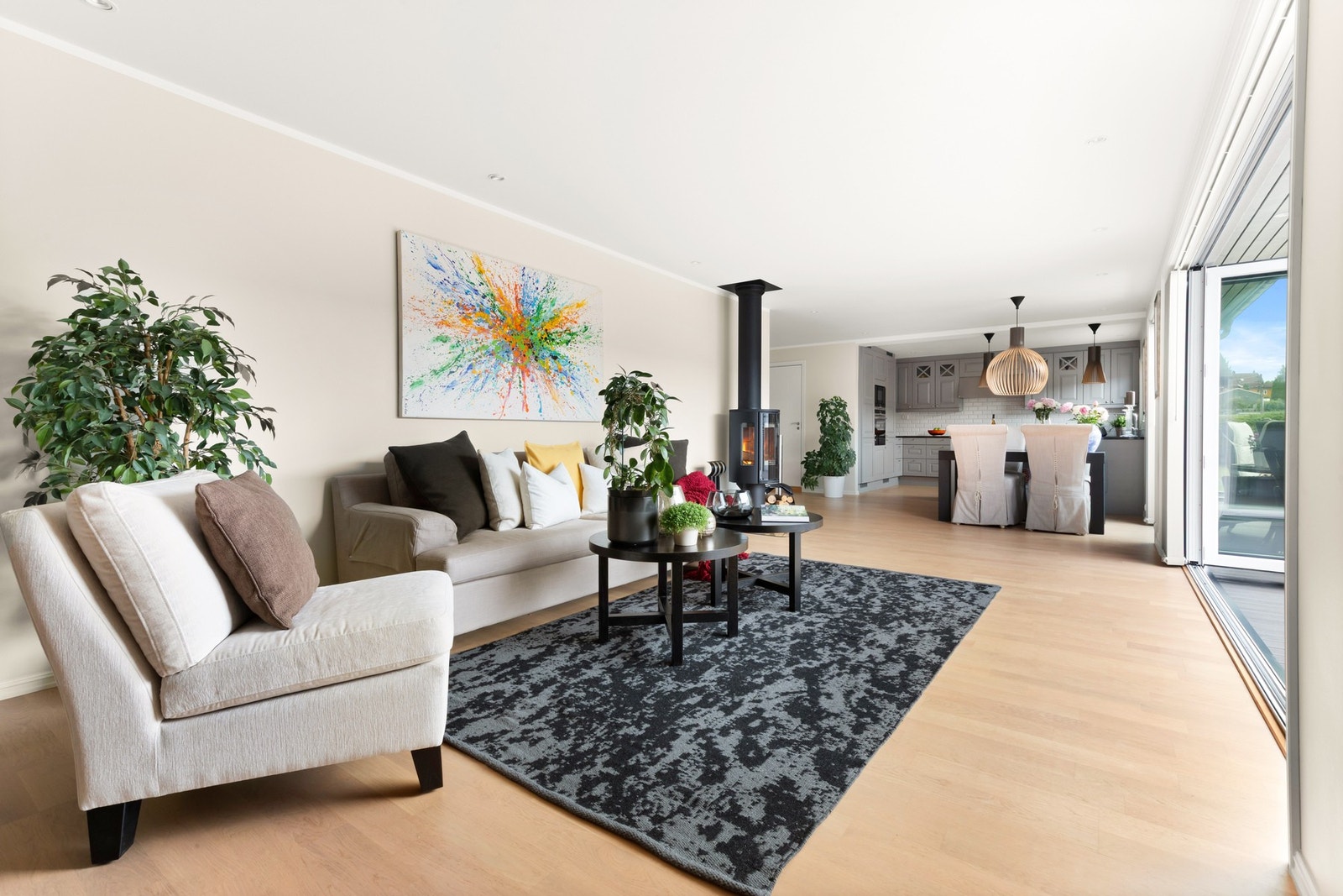 Her det plass til ordentlig langbord ved behov. Galleribilde