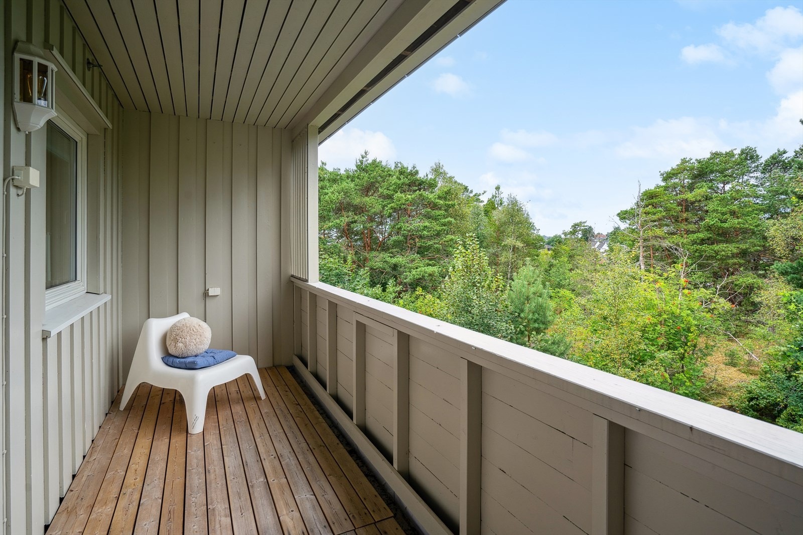 Her kan ettermiddagssolen nytes i fredfulle omgivelser Galleribilde