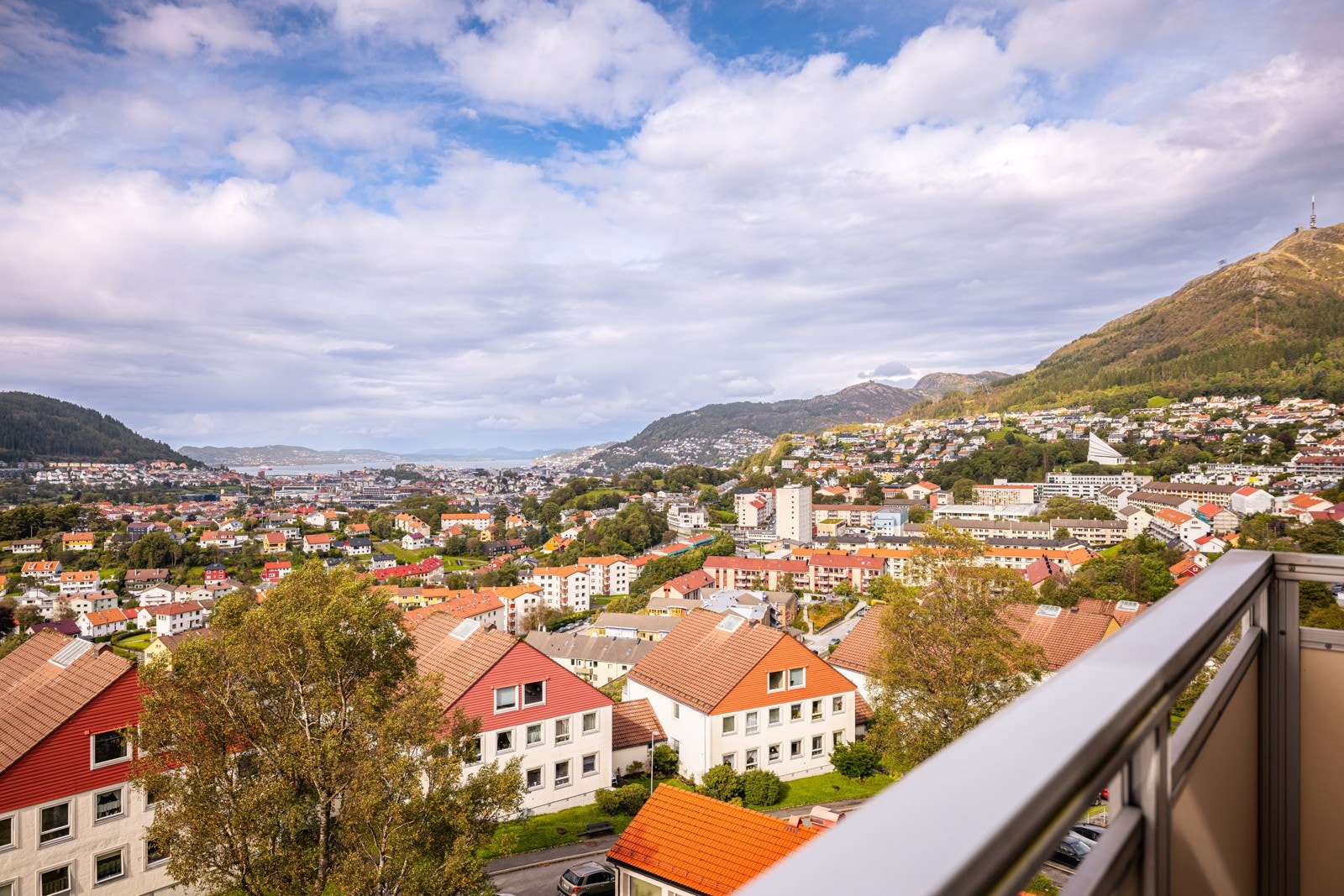 Utsikten setter sitt preg på leiligheten Galleribilde