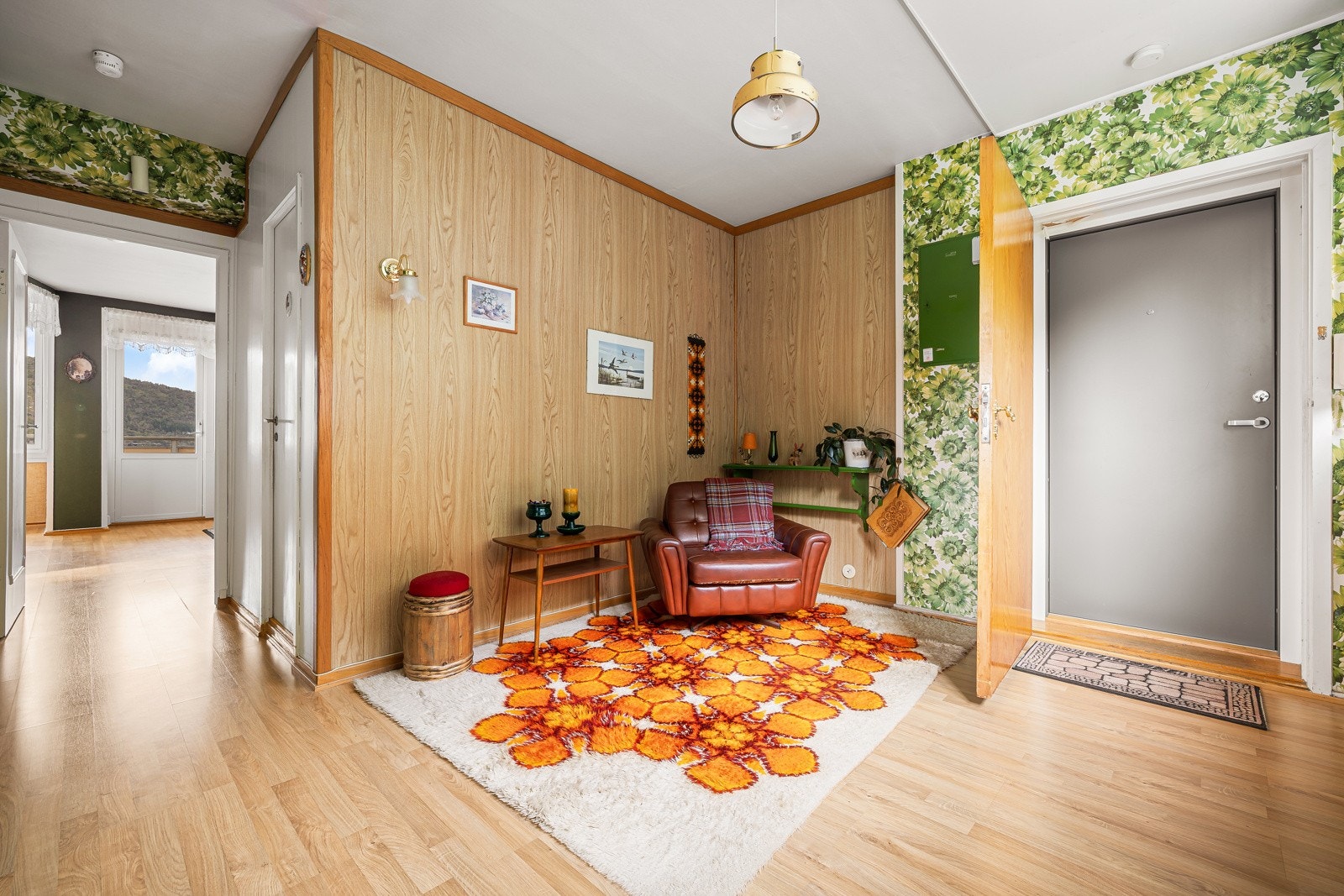 Romslig hall/entrè Galleribilde