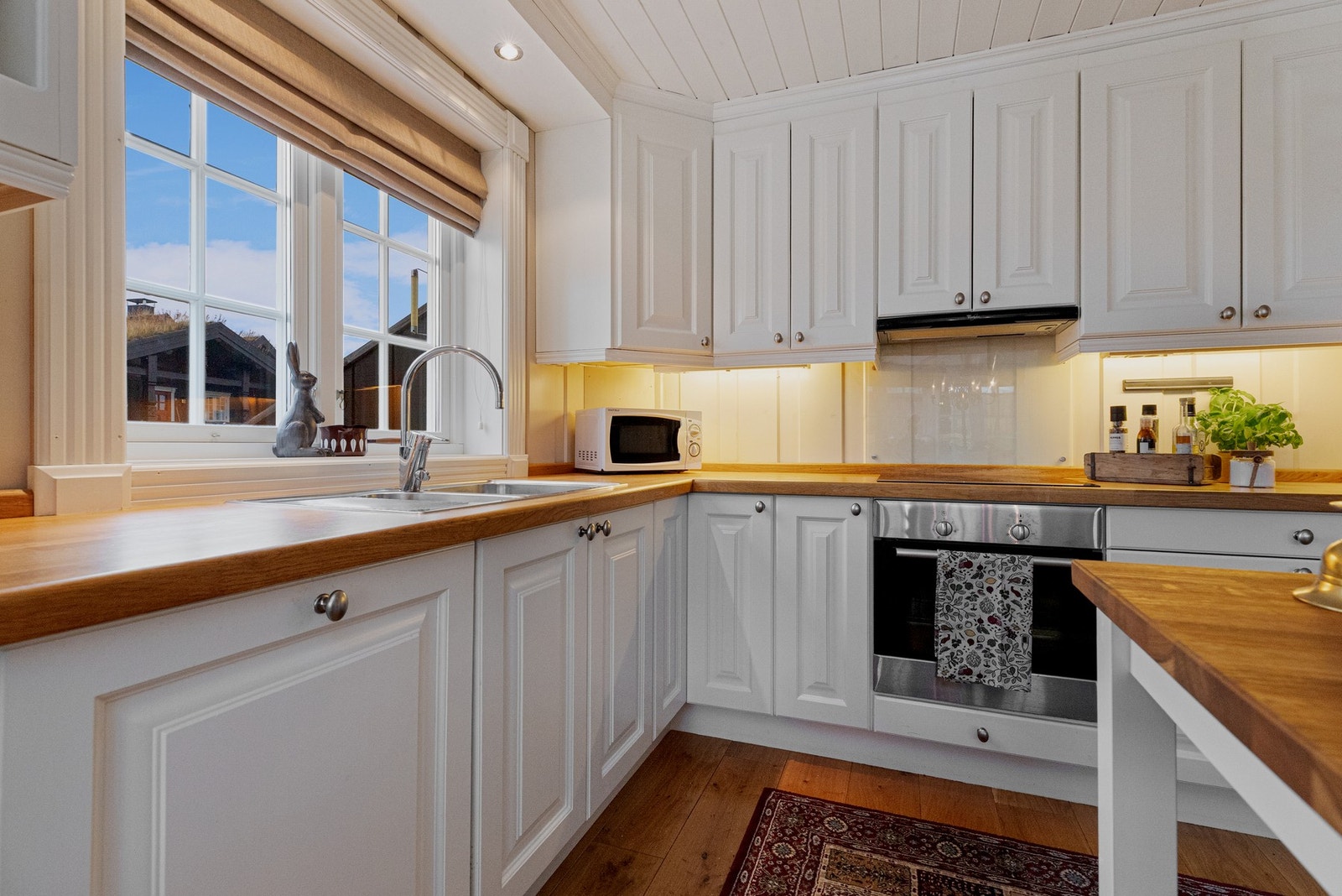 Integrerte hvitevarer som følger med salget Galleribilde