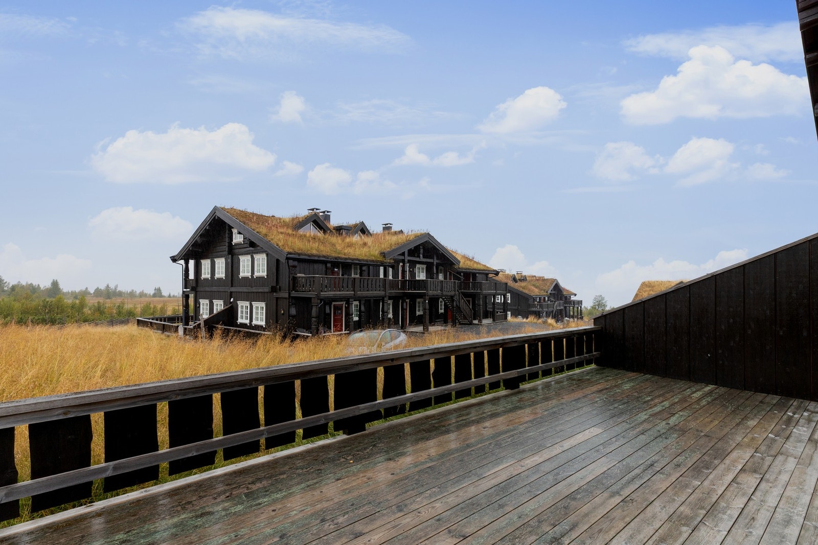 Leiligheten ligger på ca. 970 moh og har veldig gode solforhold Galleribilde