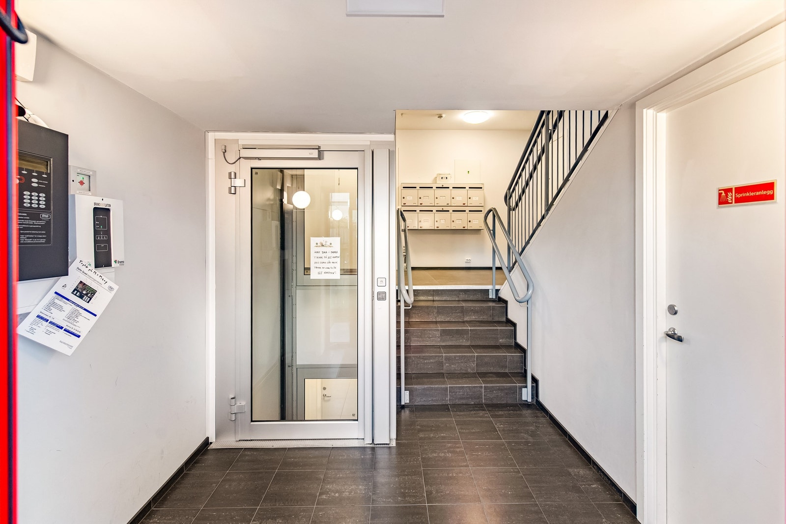Heis i bygget Galleribilde