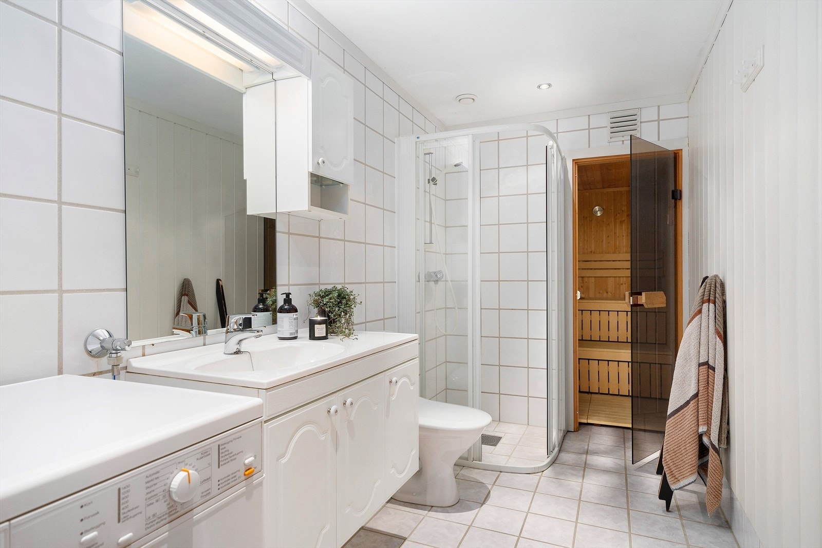 Bad med direkte tilgang til badstue Galleribilde