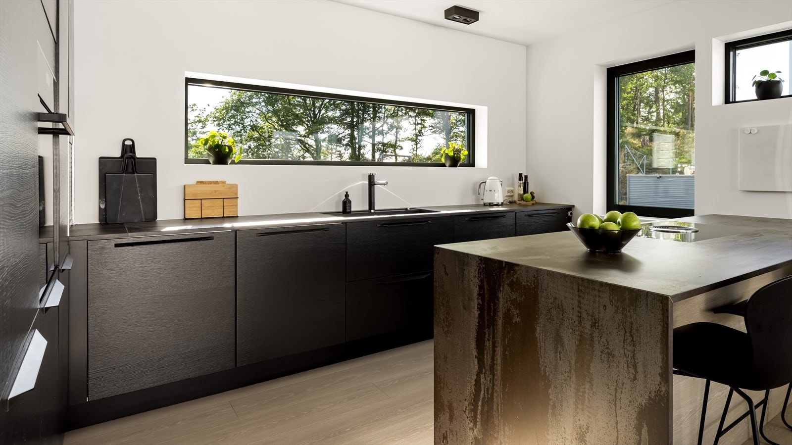 Eksklusivt Strai kjøkken med keramisk benkeplate fra Dekton Galleribilde