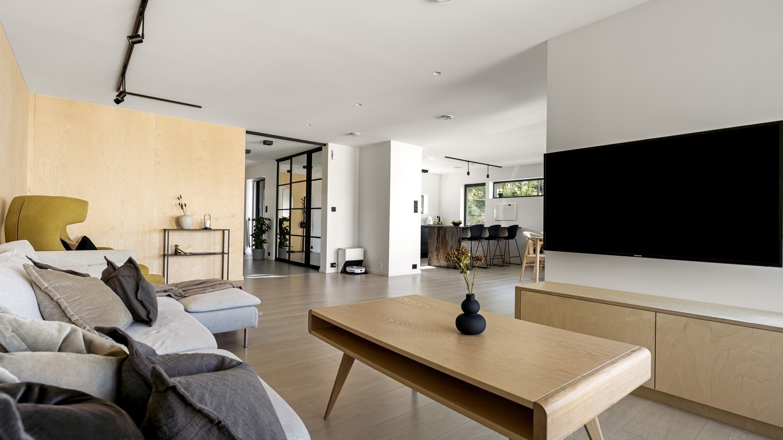 Boligen er utstyrt med balansert ventilasjon og vannbåren varme i alle gulv Galleribilde