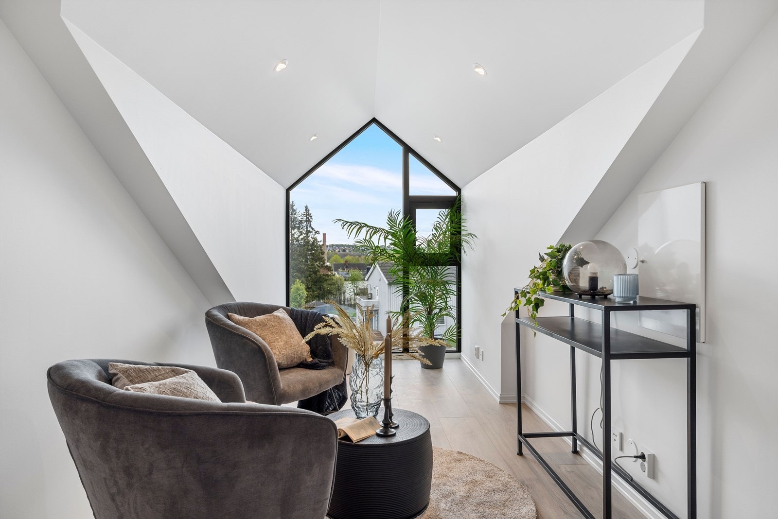 I loftetasjen er det en hyggelig stue Galleribilde