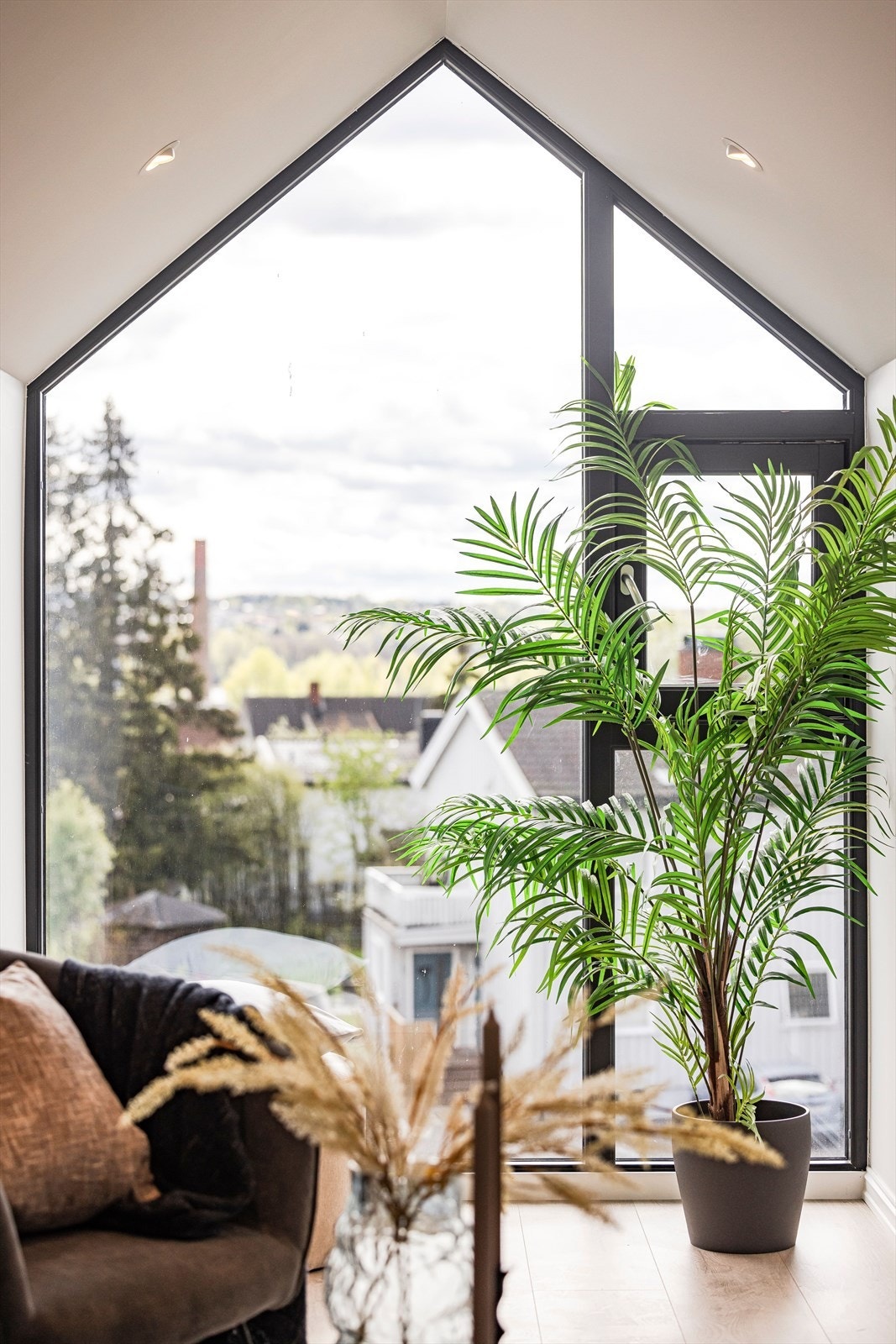 Et stort og herlig vindu gir mye lys Galleribilde