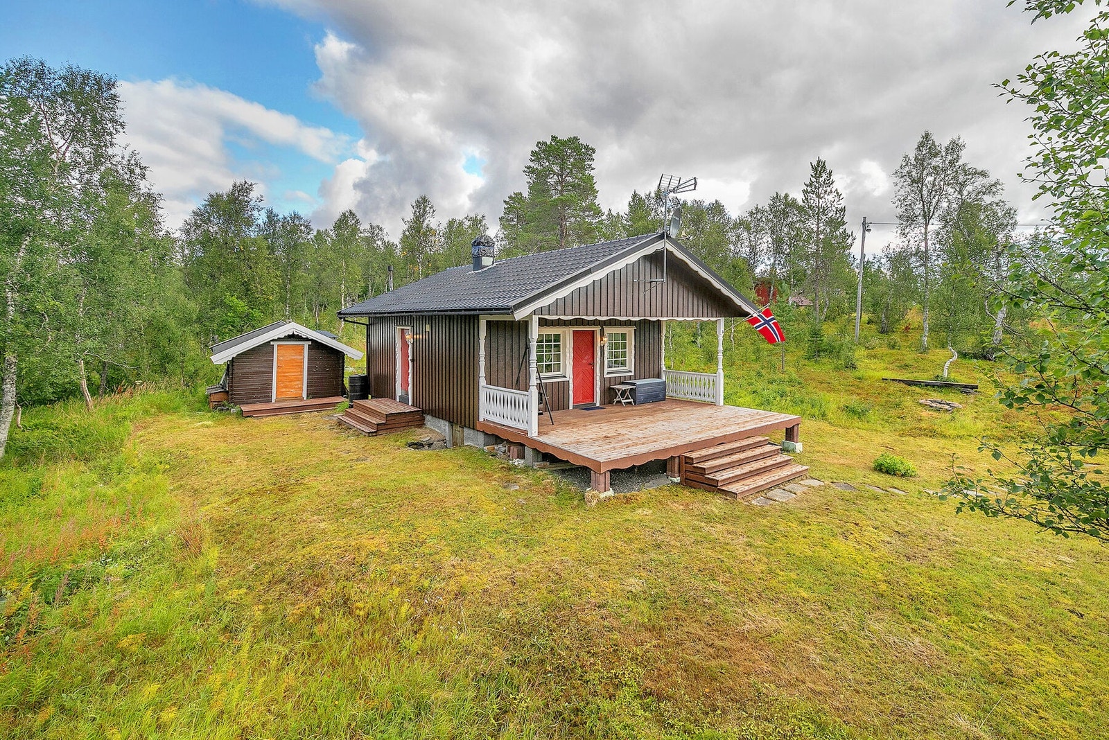 Innflyttingsklar hytte i naturskjønne omgivelser. Velkommen på visning! Galleribilde