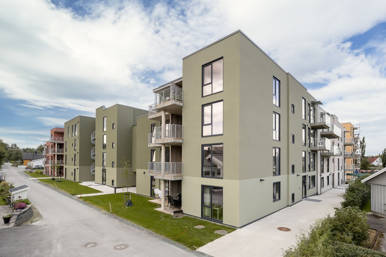 Attraktivt og rolig område på Hangaren med kort gange til butikker, senter og kollektiv transport. Galleribilde